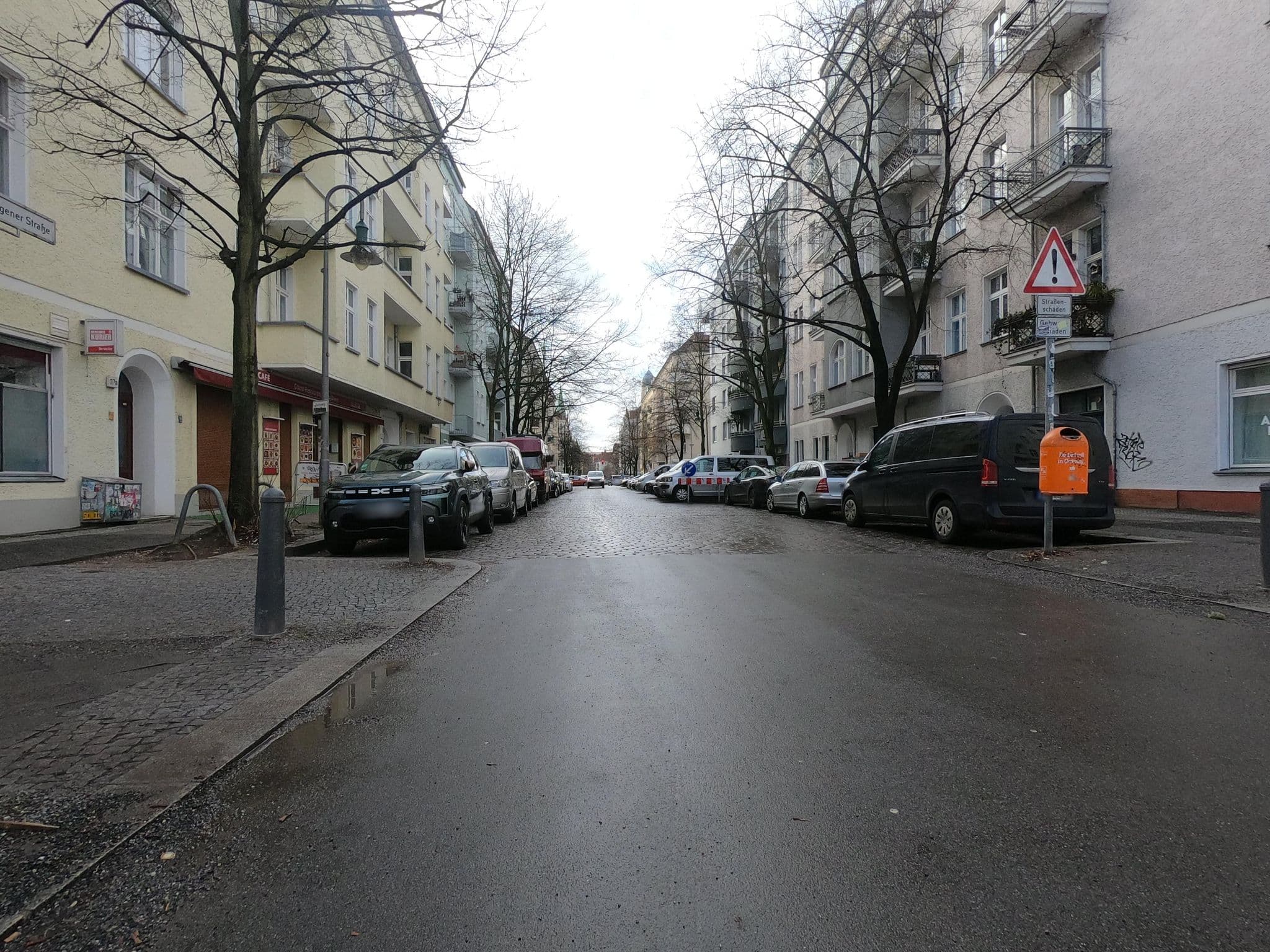 Street view near Pension Absolut Berlin, Prenzlauer Berg — © carlheinz (CC BY-SA · Mapillary)