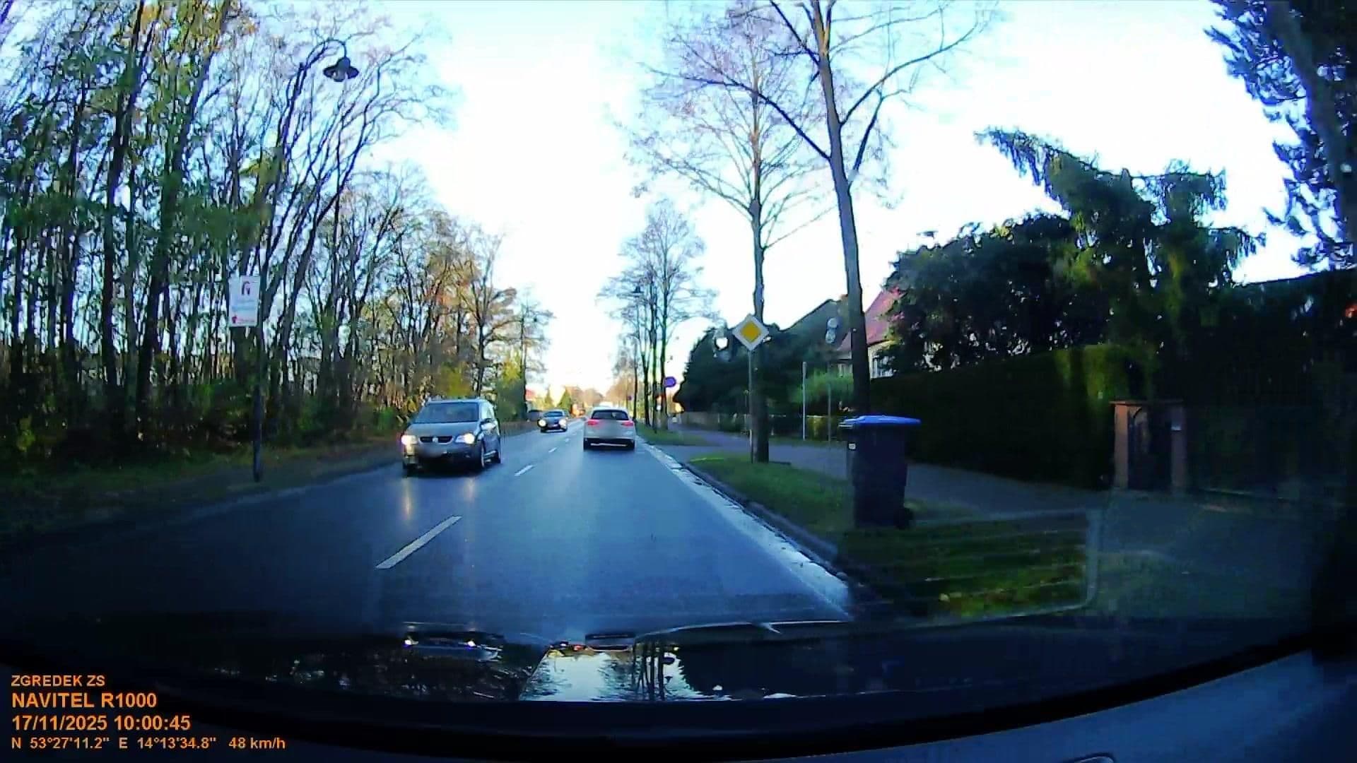 Street view near Rout B104 - Pension Löcknitz, Brüssow — © d3mol3k (CC BY-SA · Mapillary)