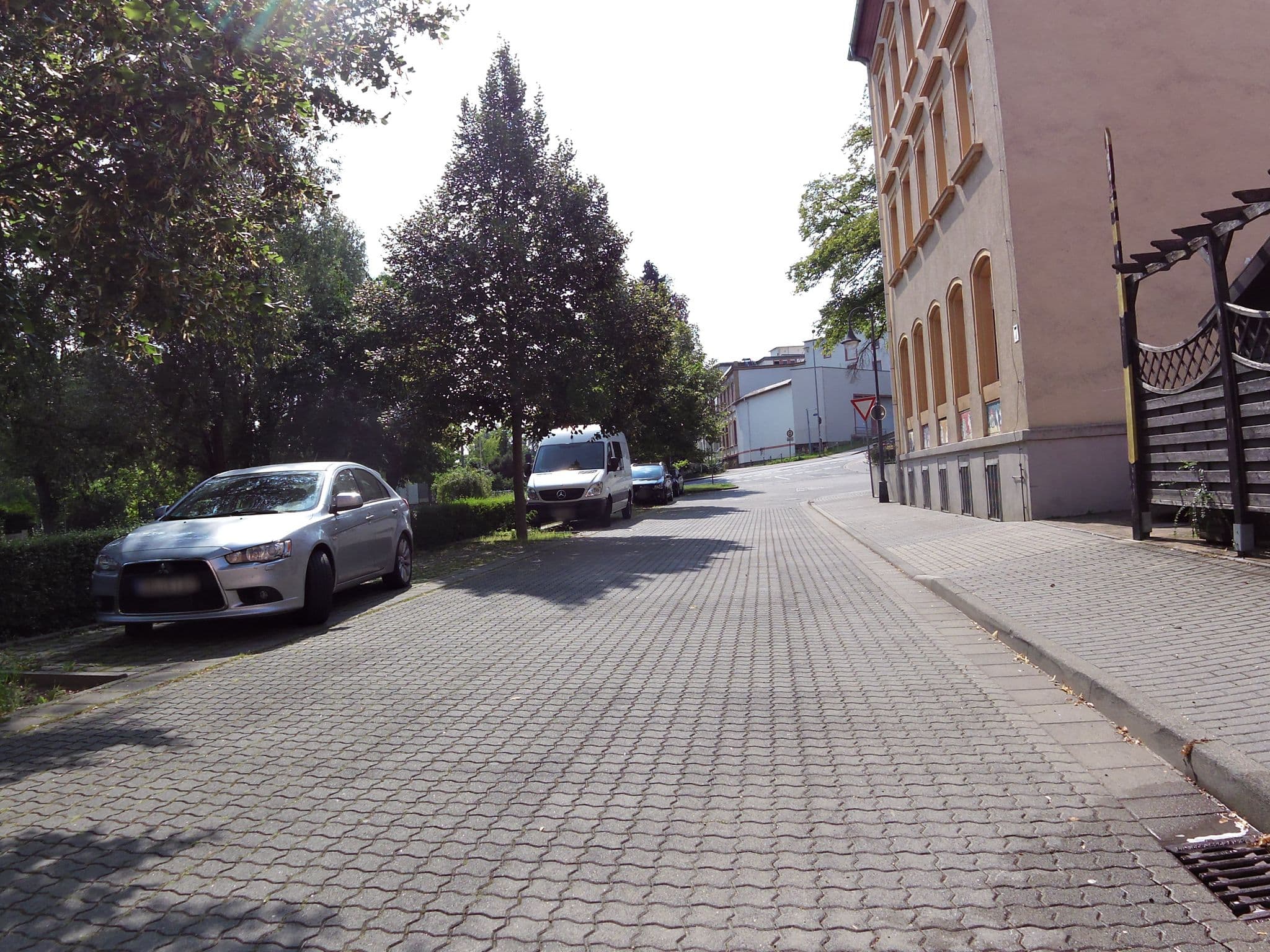 Street view near Pension am Park, Oschatz — © zoegglmeyr (CC BY-SA · Mapillary)