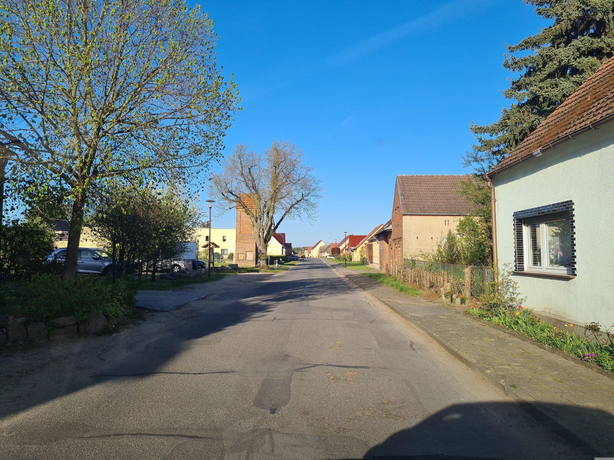 Street view near Landhaus Alte Schmiede, Niemegk — © dsmm (CC BY-SA · Mapillary)