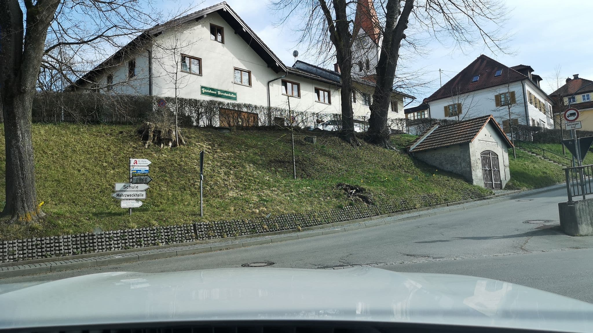 Street view near Gästehaus Storchenkeller, Isen — © skiloo (CC BY-SA · Mapillary)