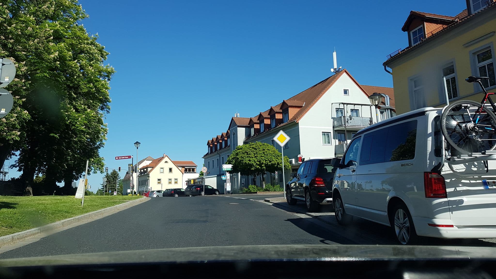 Street view near Gasthof Pesterwitz, Gorbitz — © rororo (CC BY-SA · Mapillary)