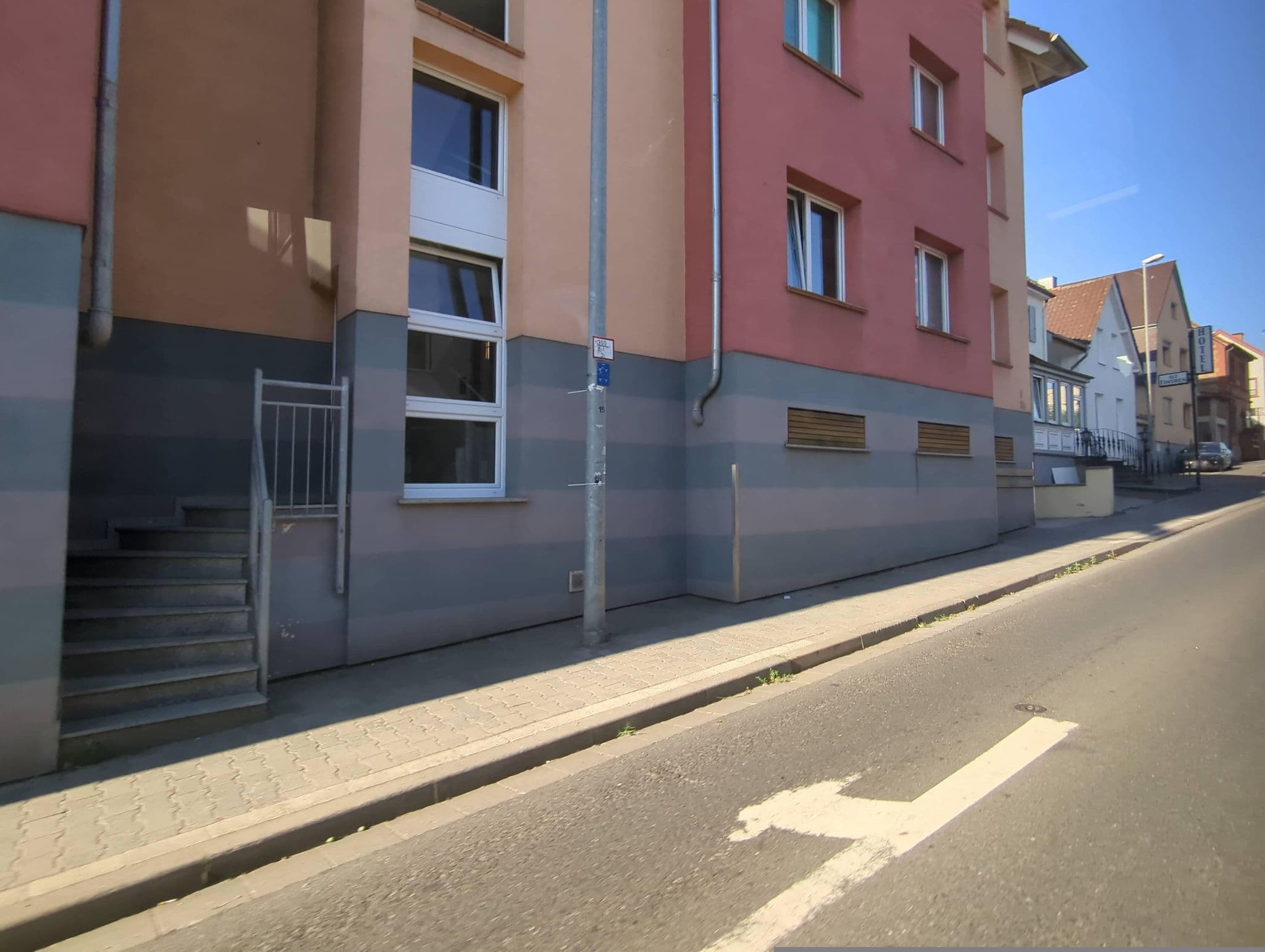 Street view near Pension Alt-Finthen, Gonsenheim — © miguel_andrade (CC BY-SA · Mapillary)