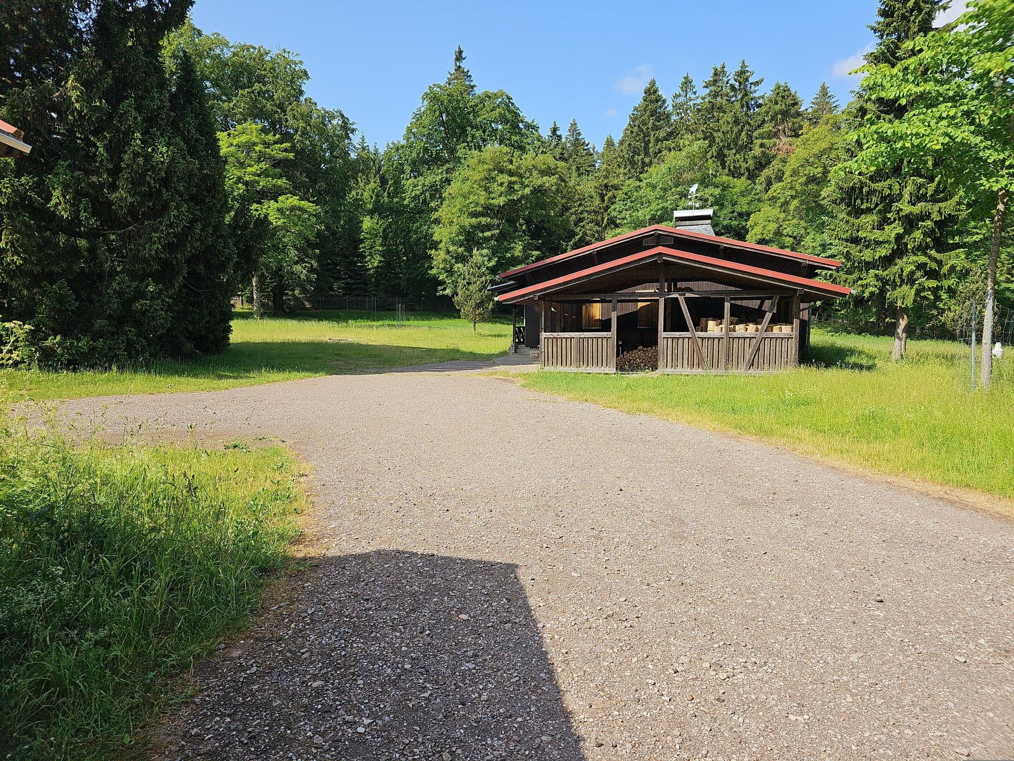 Street view near Kammerbacher Pirschhaus, Oberhof — © plh2020 (CC BY-SA · Mapillary)
