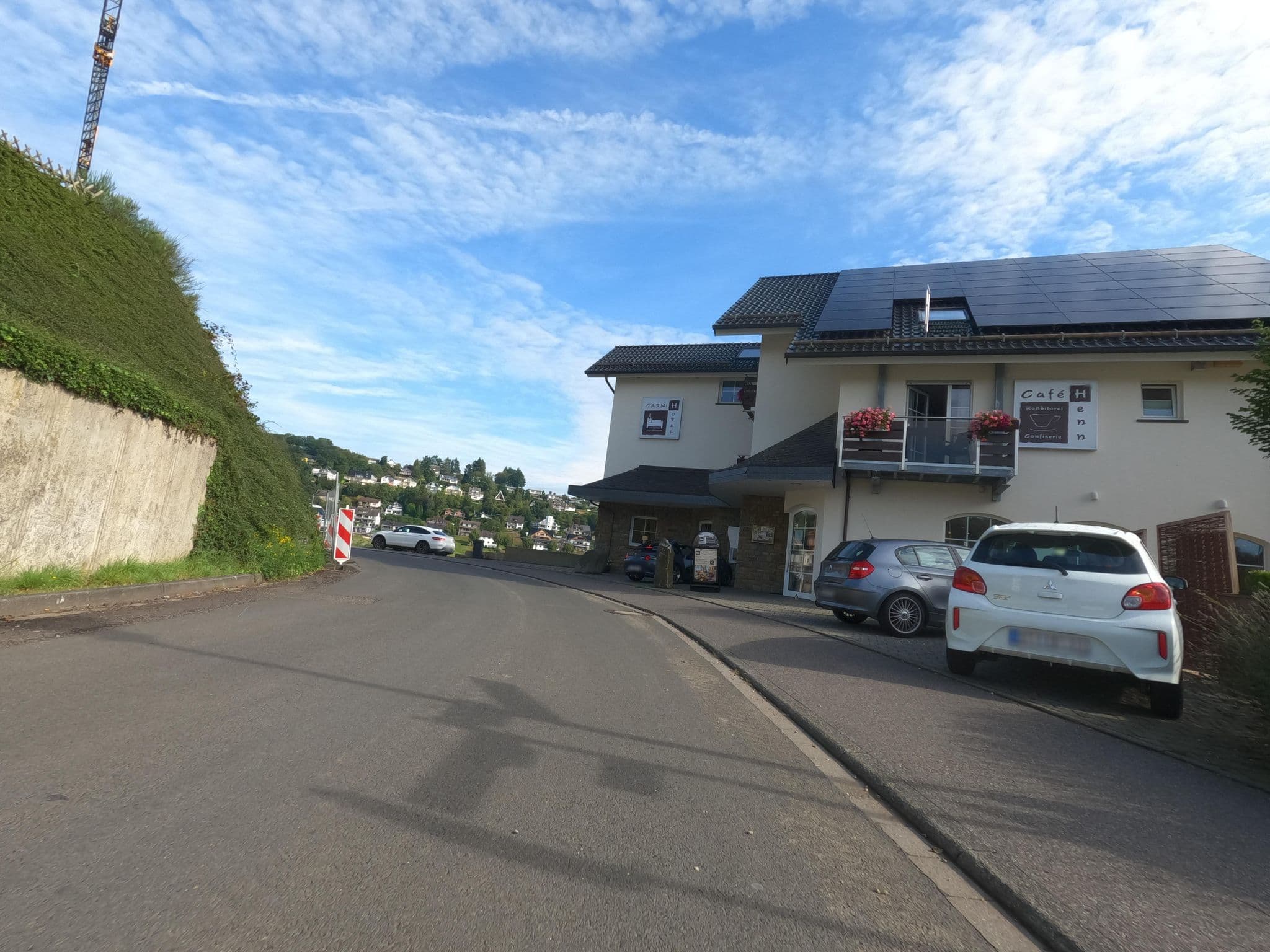 Street view near Garni Hotel Café Henn, Simmerath — © hektor1989 (CC BY-SA · Mapillary)