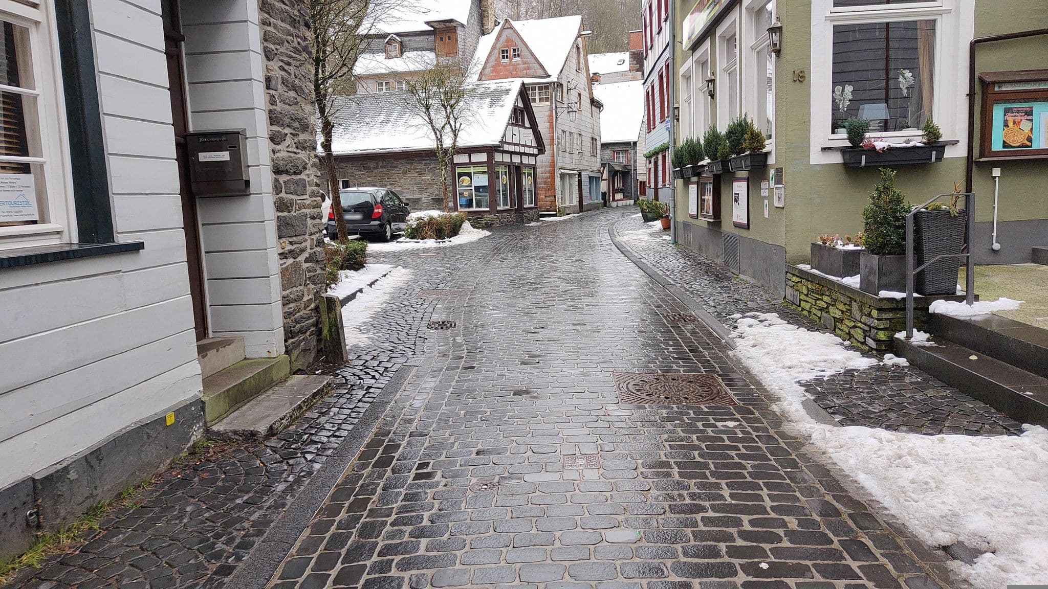 Street view near Alt Montjoie, Monschau — © jeroenrozema74 (CC BY-SA · Mapillary)