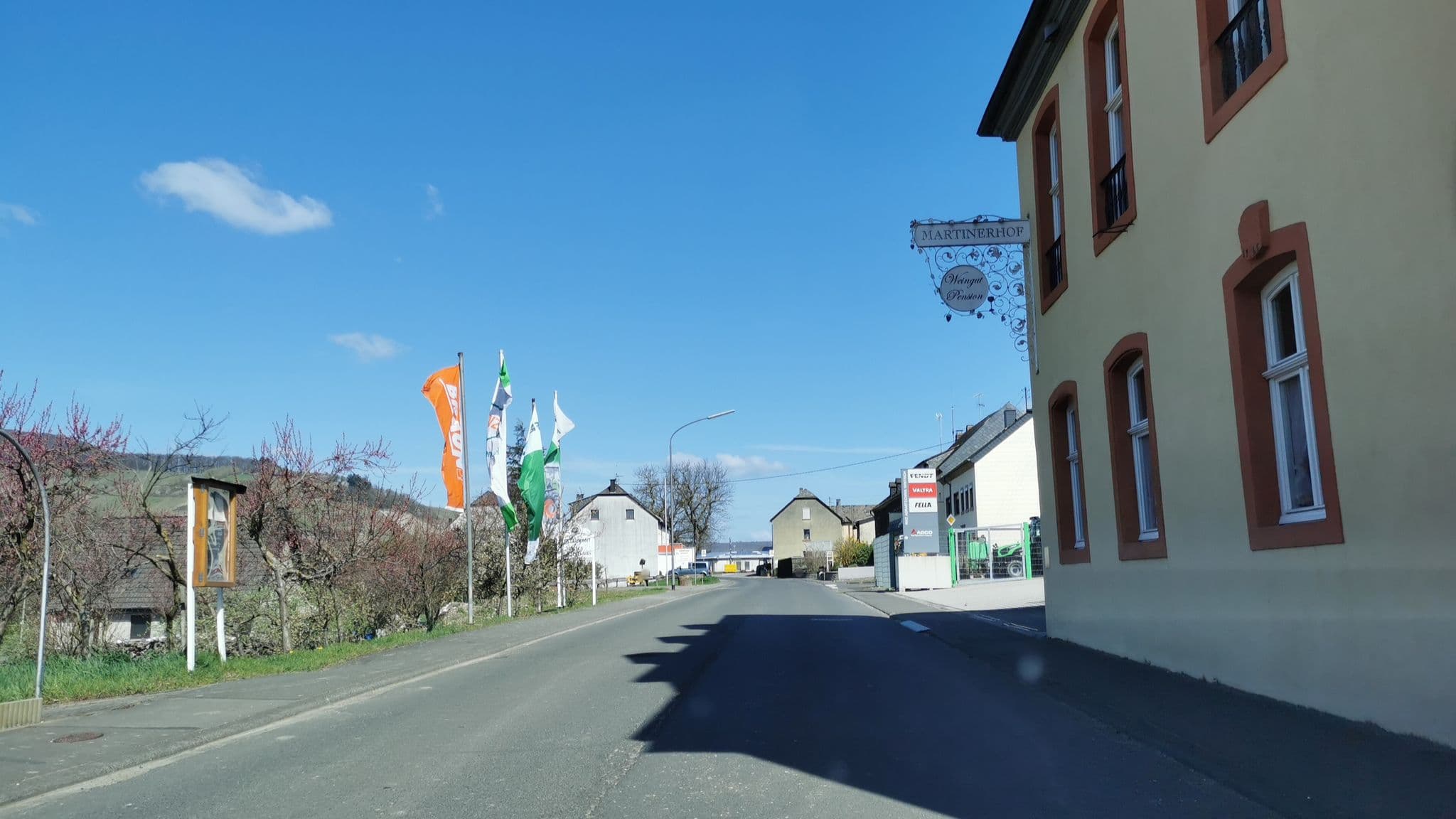 Street view near Martinerhof, Piesport — © ma_rt_in (CC BY-SA · Mapillary)