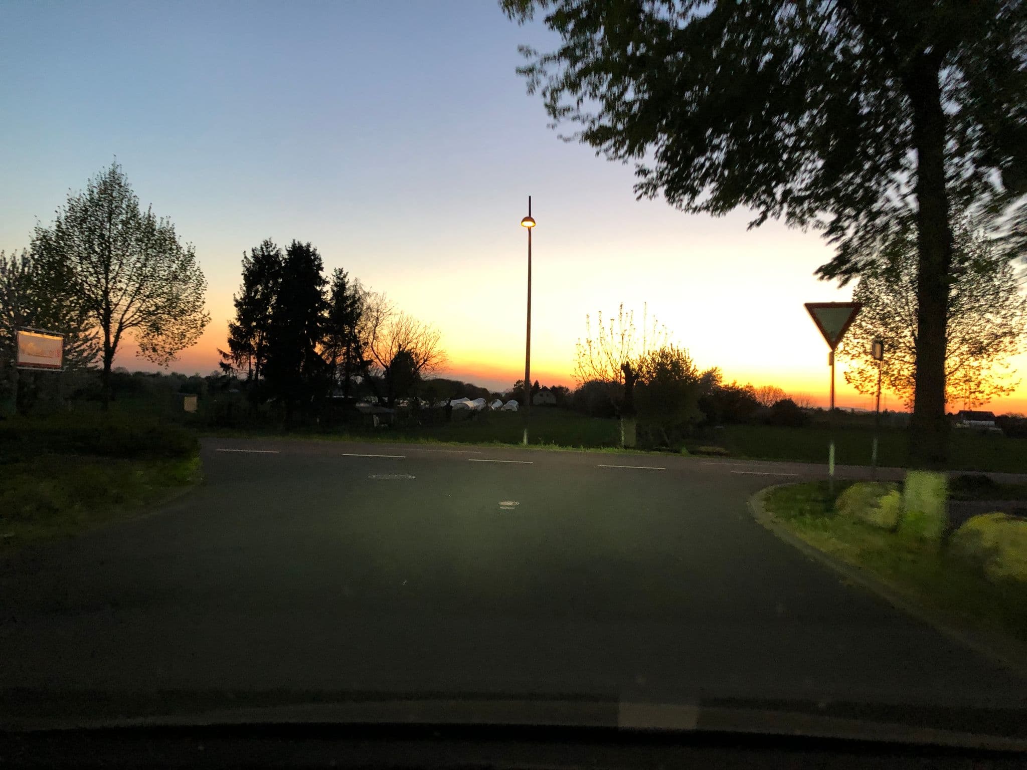 Street view near Zur Turmstube, Dossenheim — © knistertoni (CC BY-SA · Mapillary)