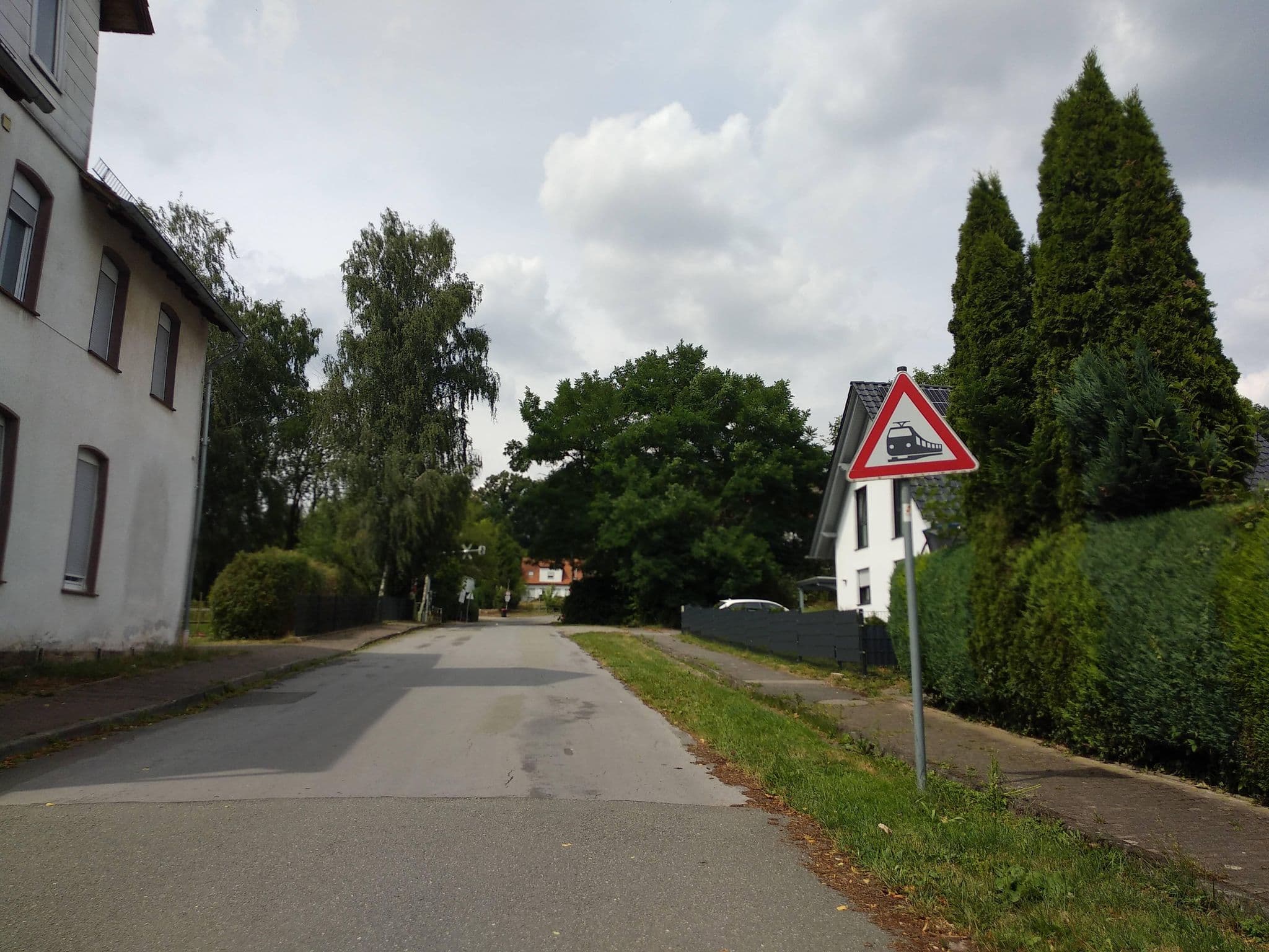 Street view near Alte Linde, Bad Karlshafen — © steinm (CC BY-SA · Mapillary)