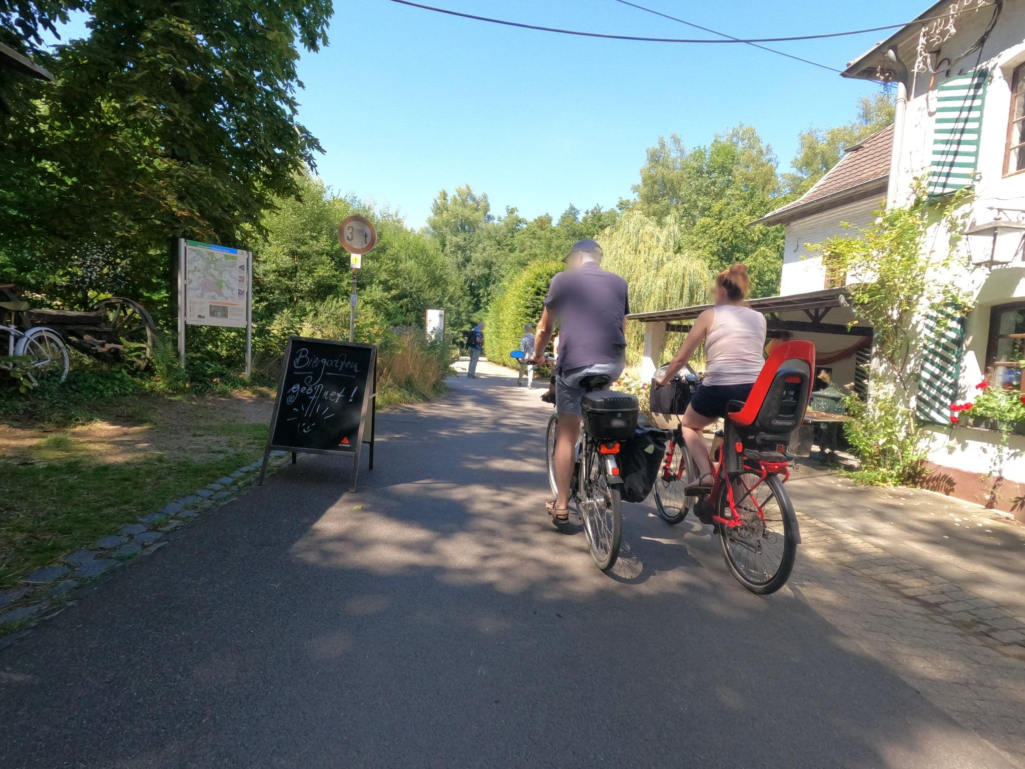 Street view near Hotel-Restaurant Molzmühle, Wegberg — © hektor1989 (CC BY-SA · Mapillary)