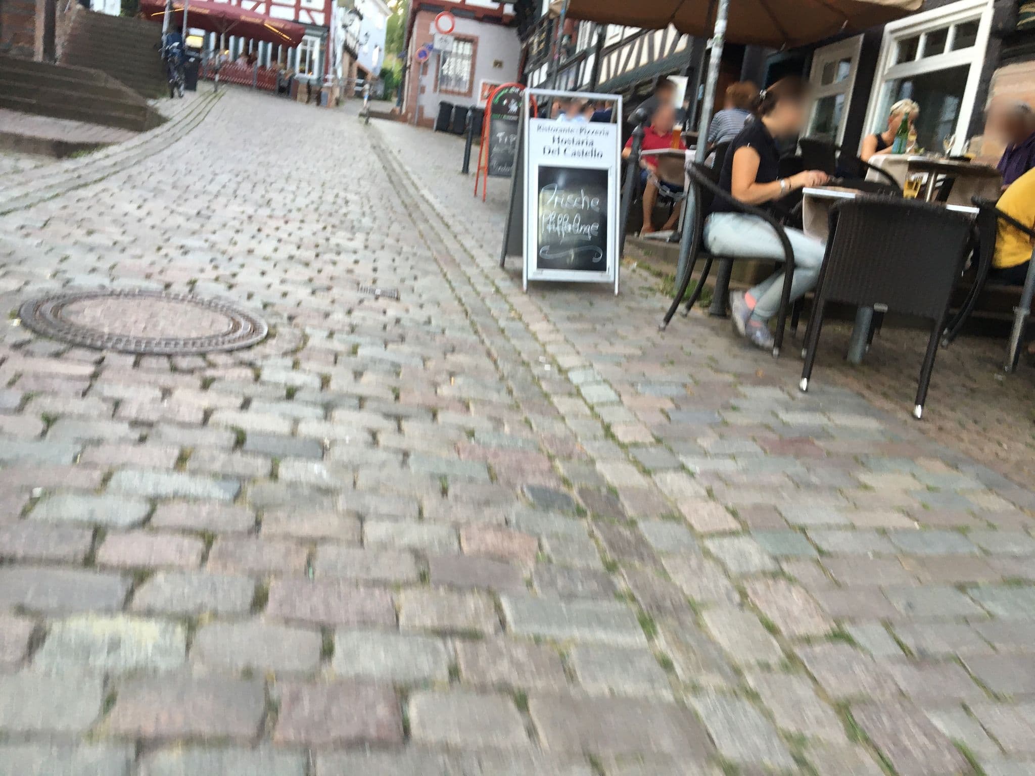 Street view near Hostaria Del Castello, Marburg an der Lahn — © chuck (CC BY-SA · Mapillary)