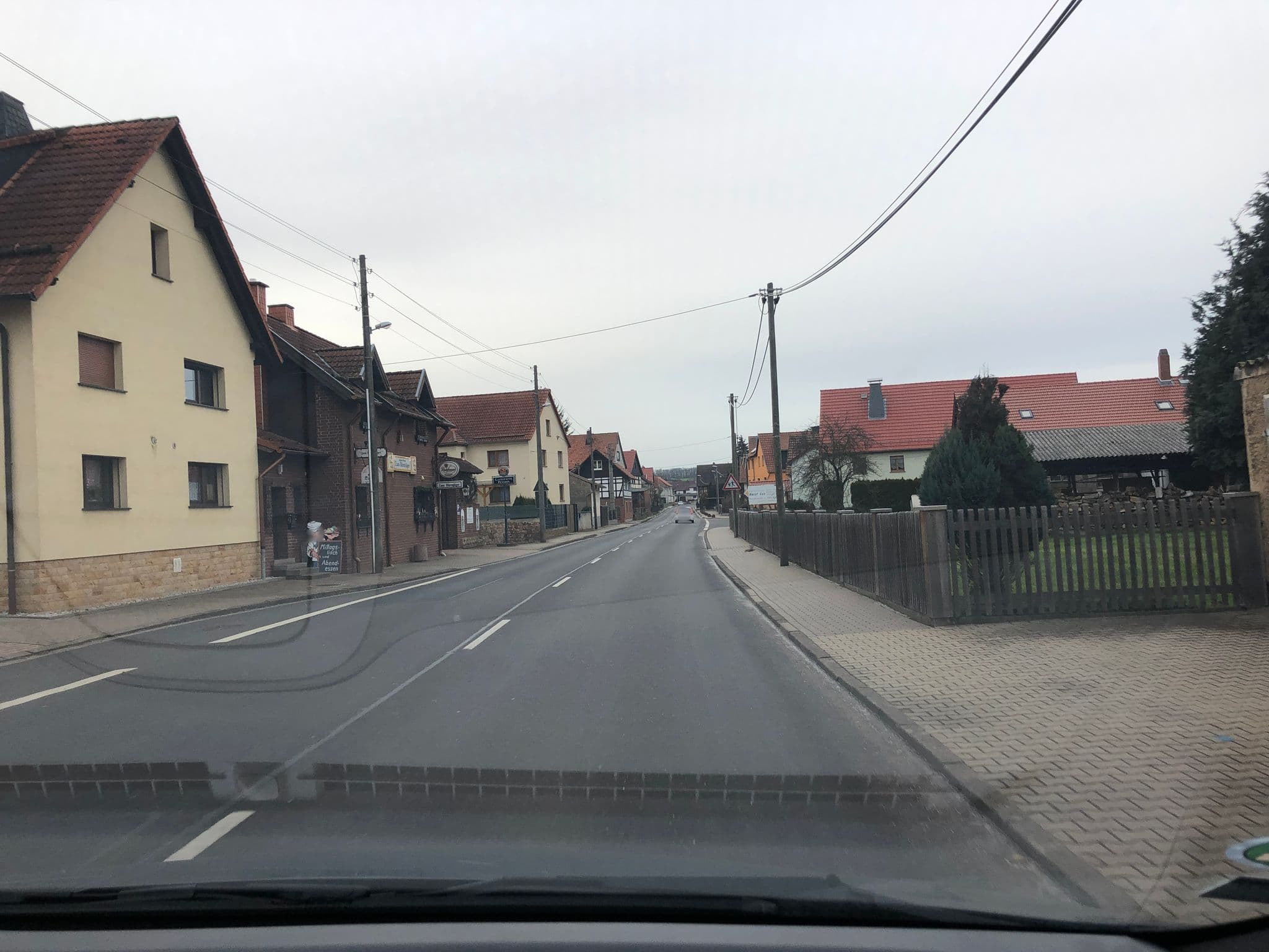 Street view near Zum Bärenjäger, Mechterstädt — © bejotel (CC BY-SA · Mapillary)