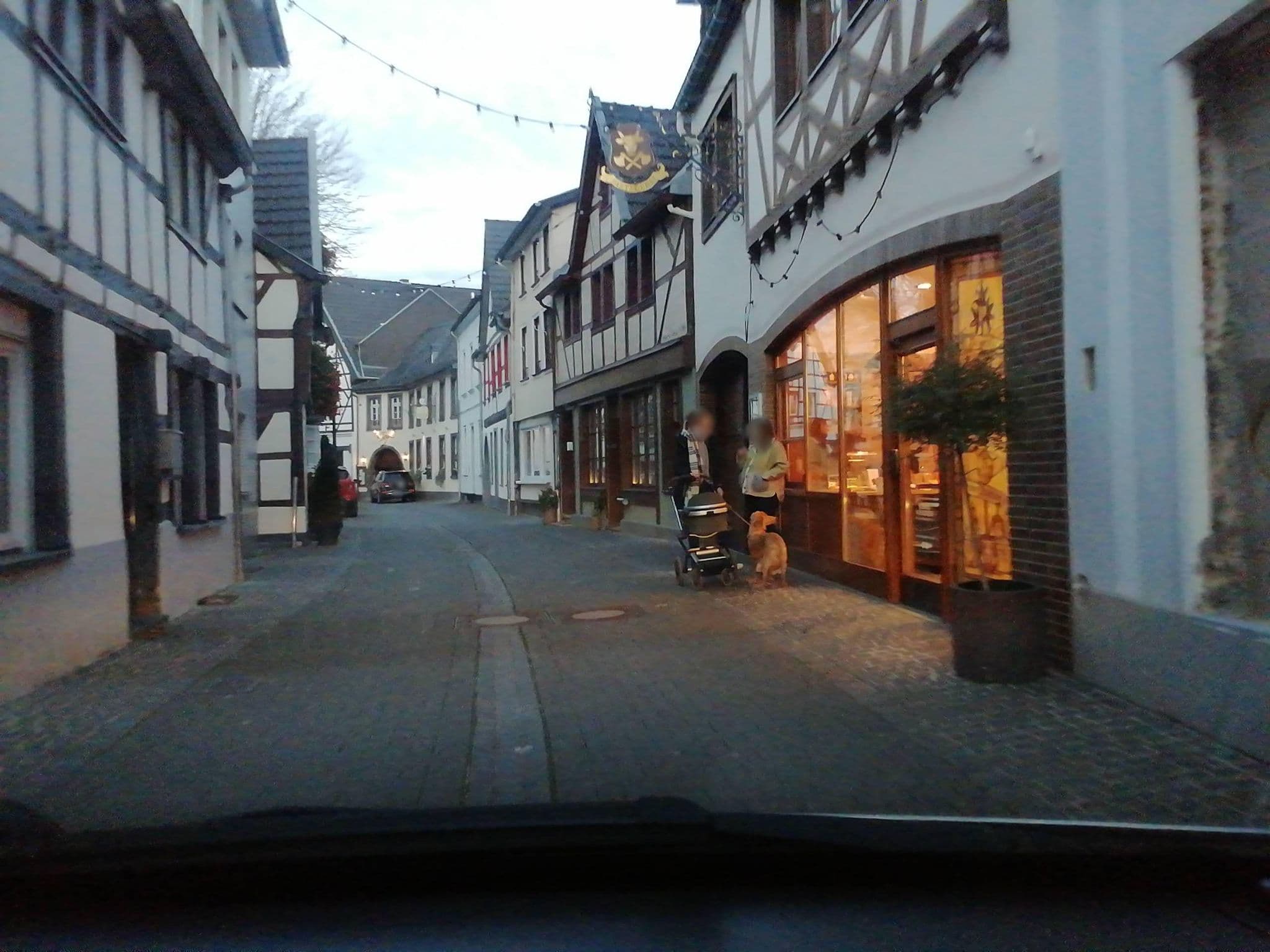 Street view near Schlafstübchen, Bad Neuenahr-Ahrweiler — © wolly79 (CC BY-SA · Mapillary)