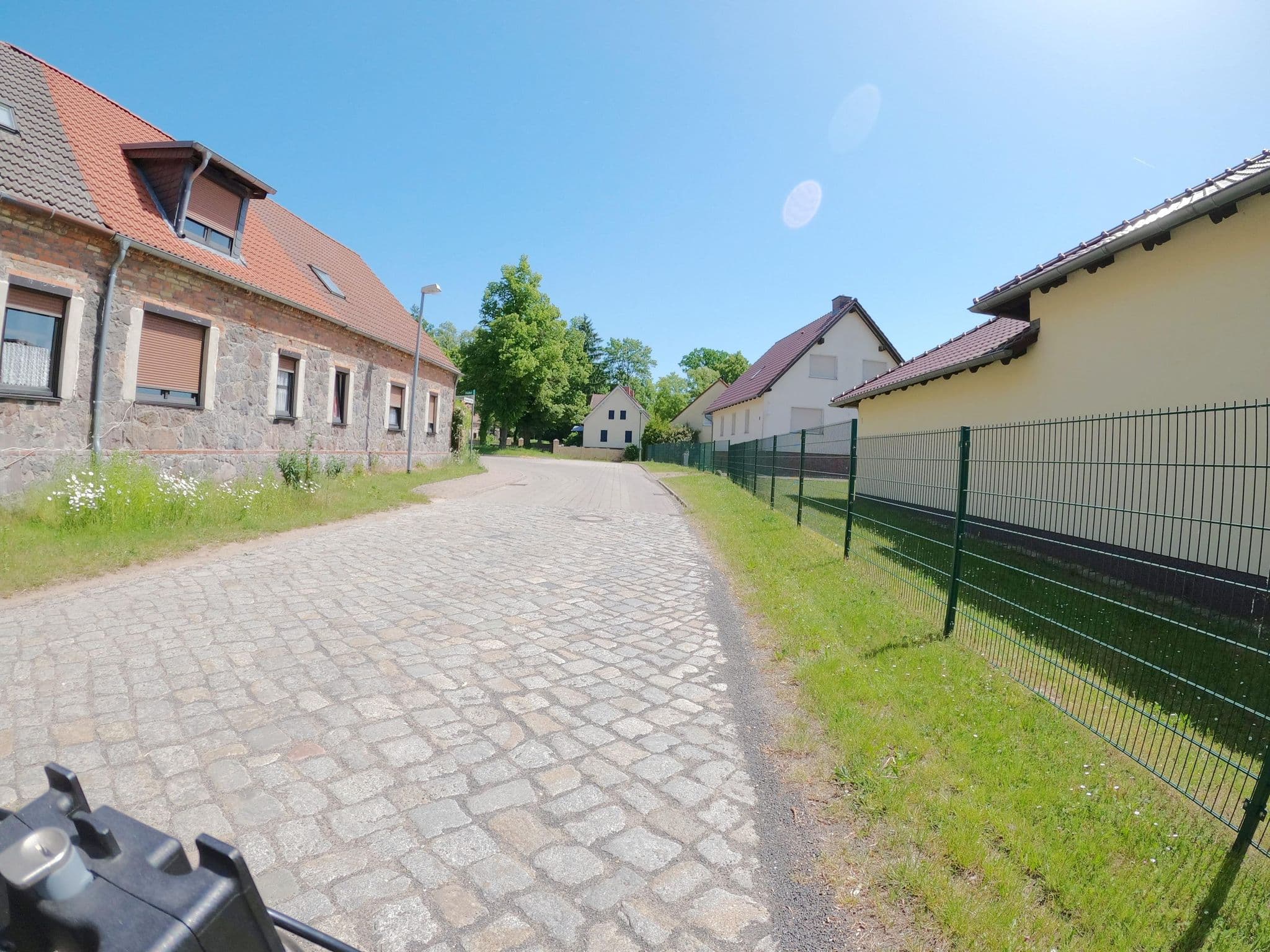Street view near Ferienwohnung Grunwald, Waldsieversdorf — © macsico (CC BY-SA · Mapillary)