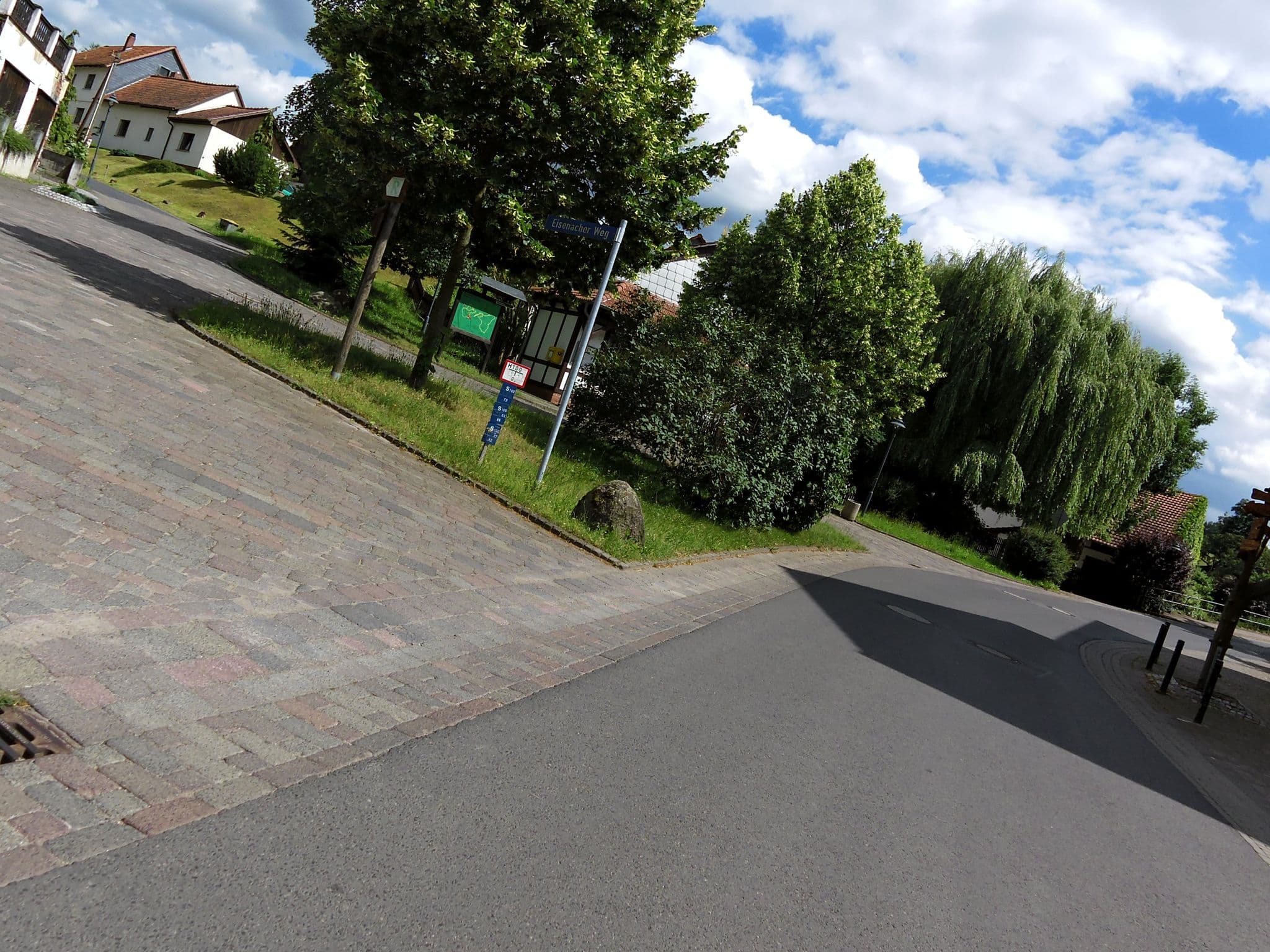 Street view near Landhotel Zur Guten Quelle, Herleshausen — © zoegglmeyr (CC BY-SA · Mapillary)