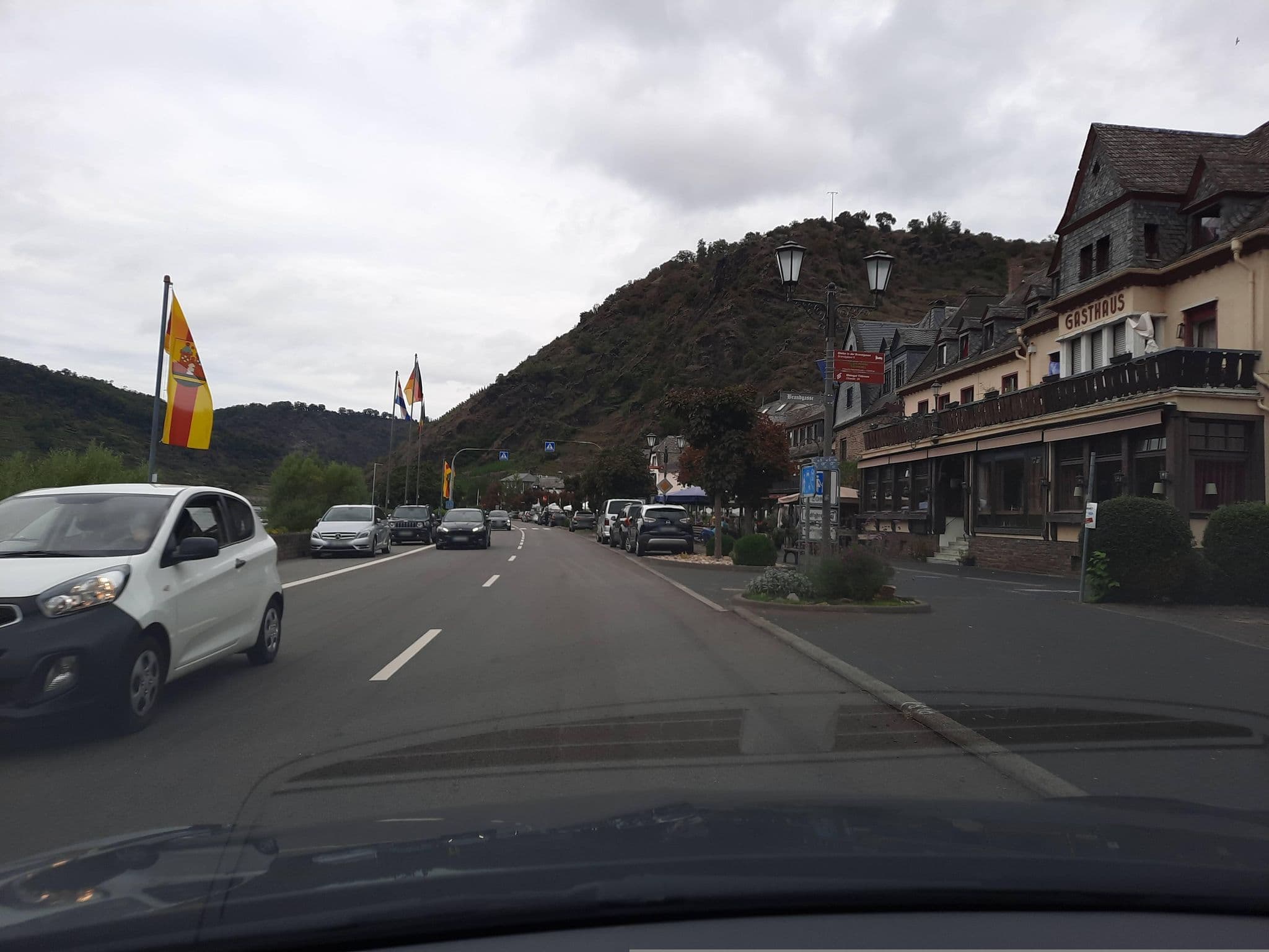 Street view near Turmgasthaus Burg Thurant, Oberfell — © Lowiekse (CC BY-SA · Mapillary)