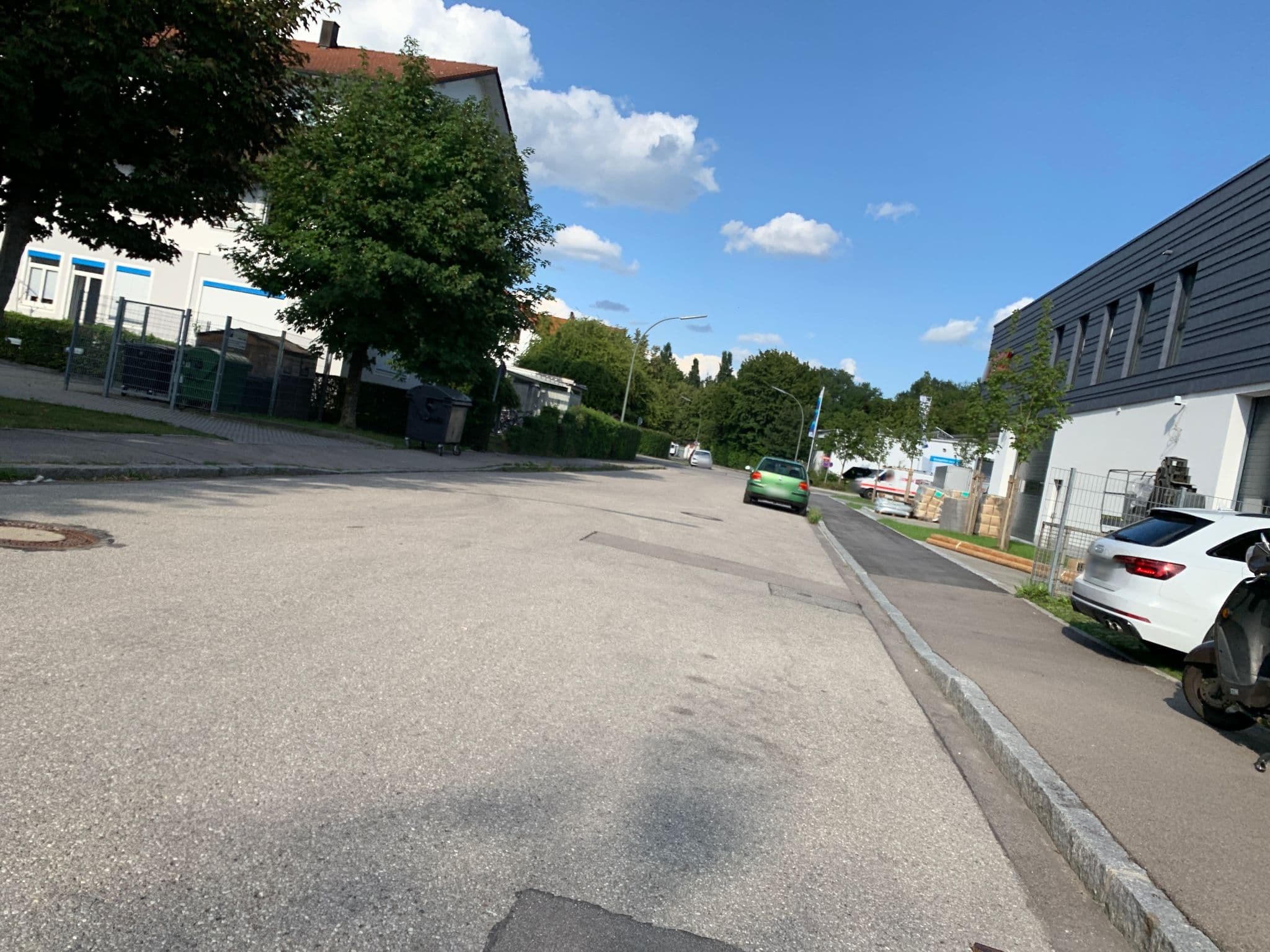 Street view near We Jo, Freising — © zora (CC BY-SA · Mapillary)