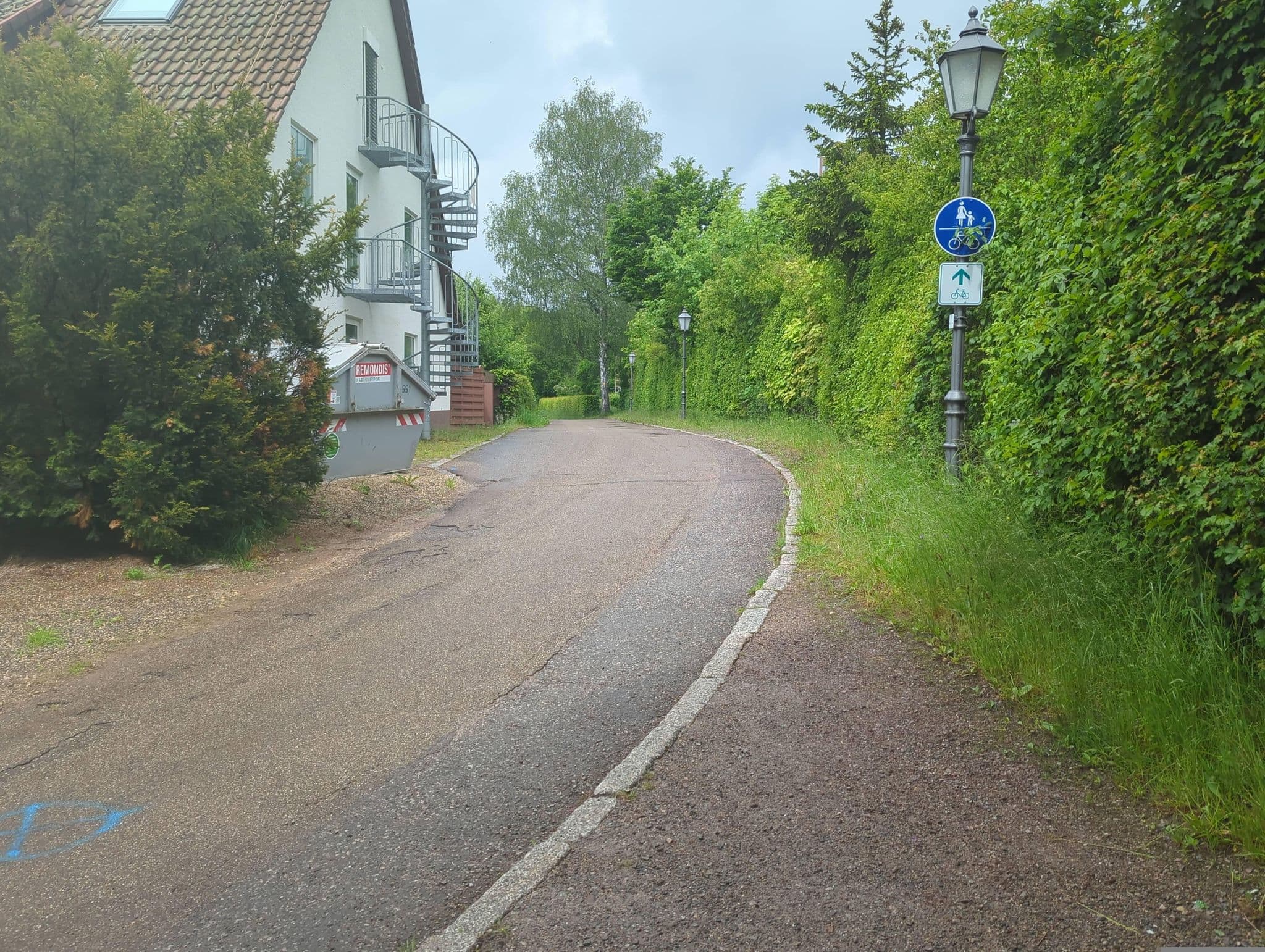Street view near Romantik Hotel Rindenmühle, Mönchweiler — © theSharon (CC BY-SA · Mapillary)