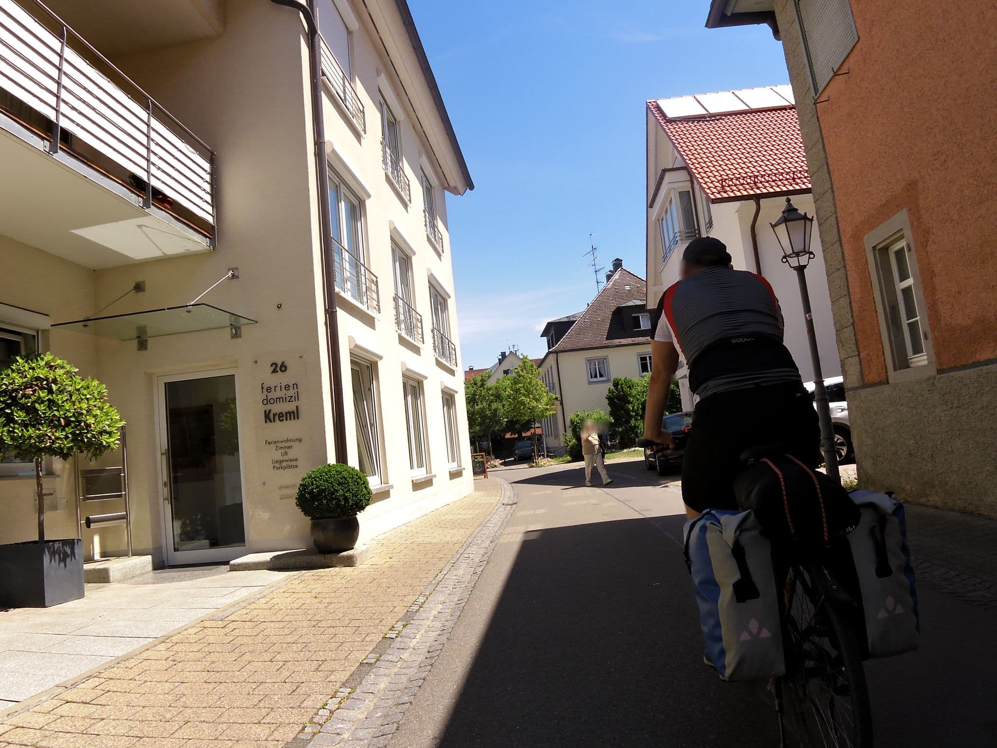 Street view near Feriendomizil Kreml, Hagnau — © czmrtn (CC BY-SA · Mapillary)