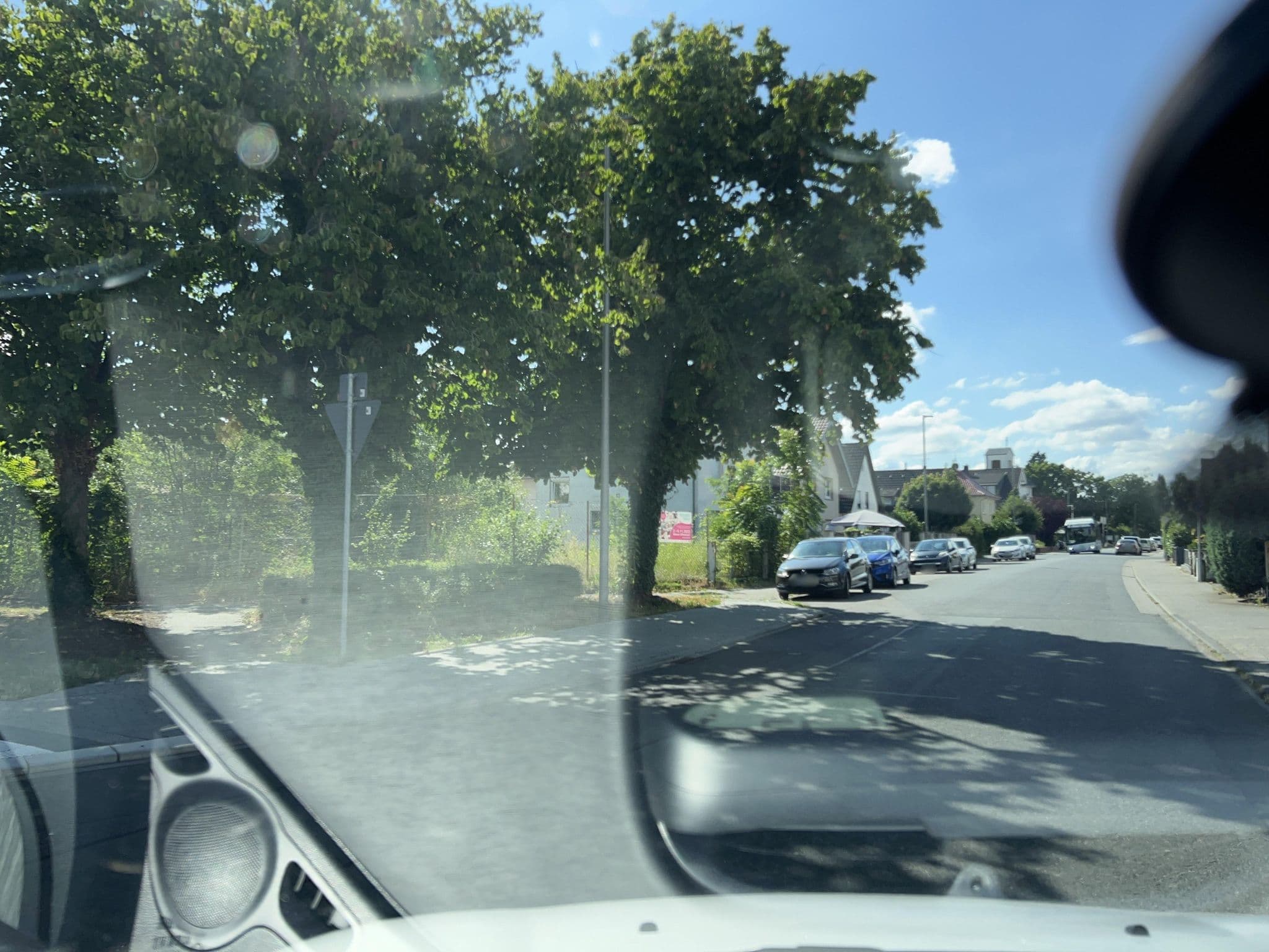 Street view near Zum Egerländer, Nauheim — © robffm (CC BY-SA · Mapillary)