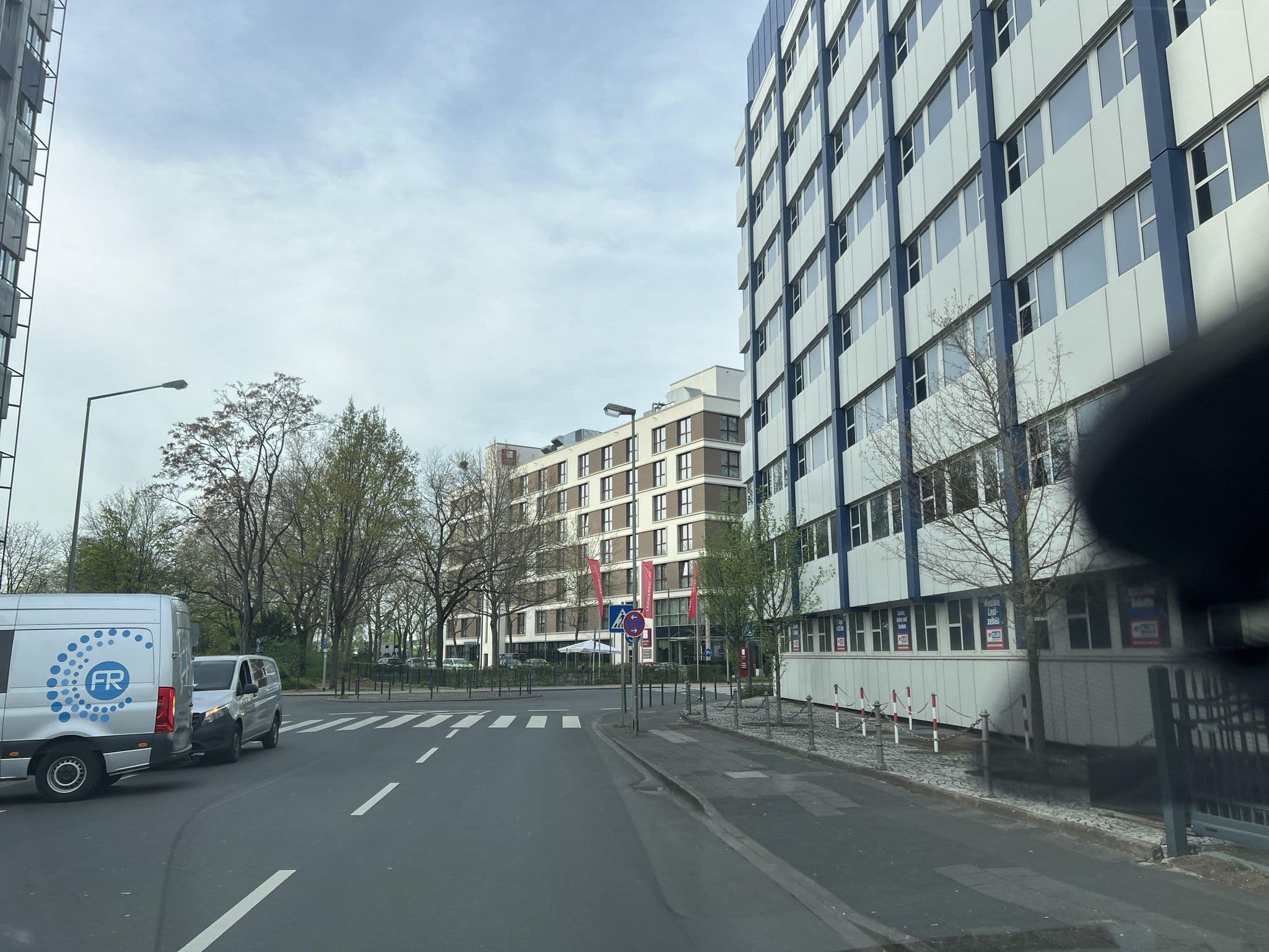 Street view near Campanile Frankfurt Offenbach, Offenbach — © robffm (CC BY-SA · Mapillary)