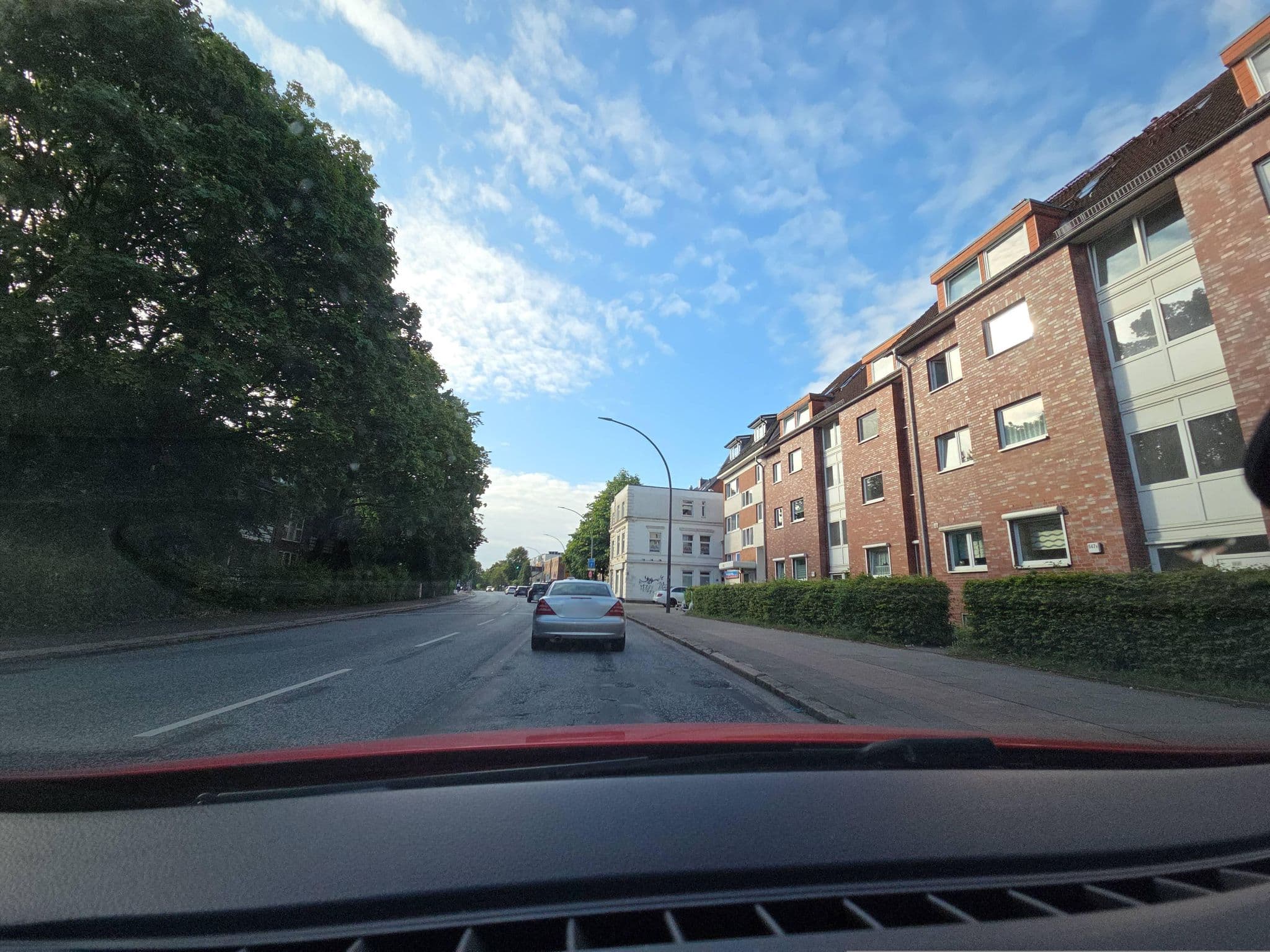 Street view near The Hostel, Eidelstedt — © ma_rt_in (CC BY-SA · Mapillary)