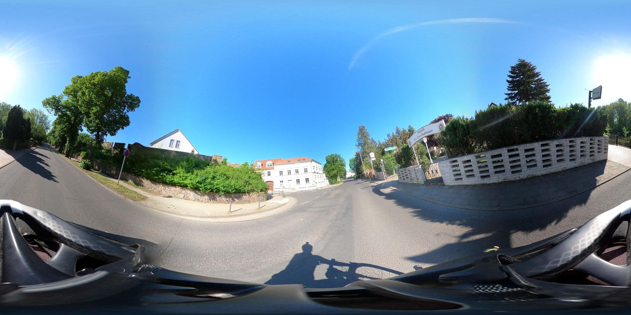Street view near Pension zur alten Stadtmauer, Strausberg — © stefanhrt (CC BY-SA · Mapillary)