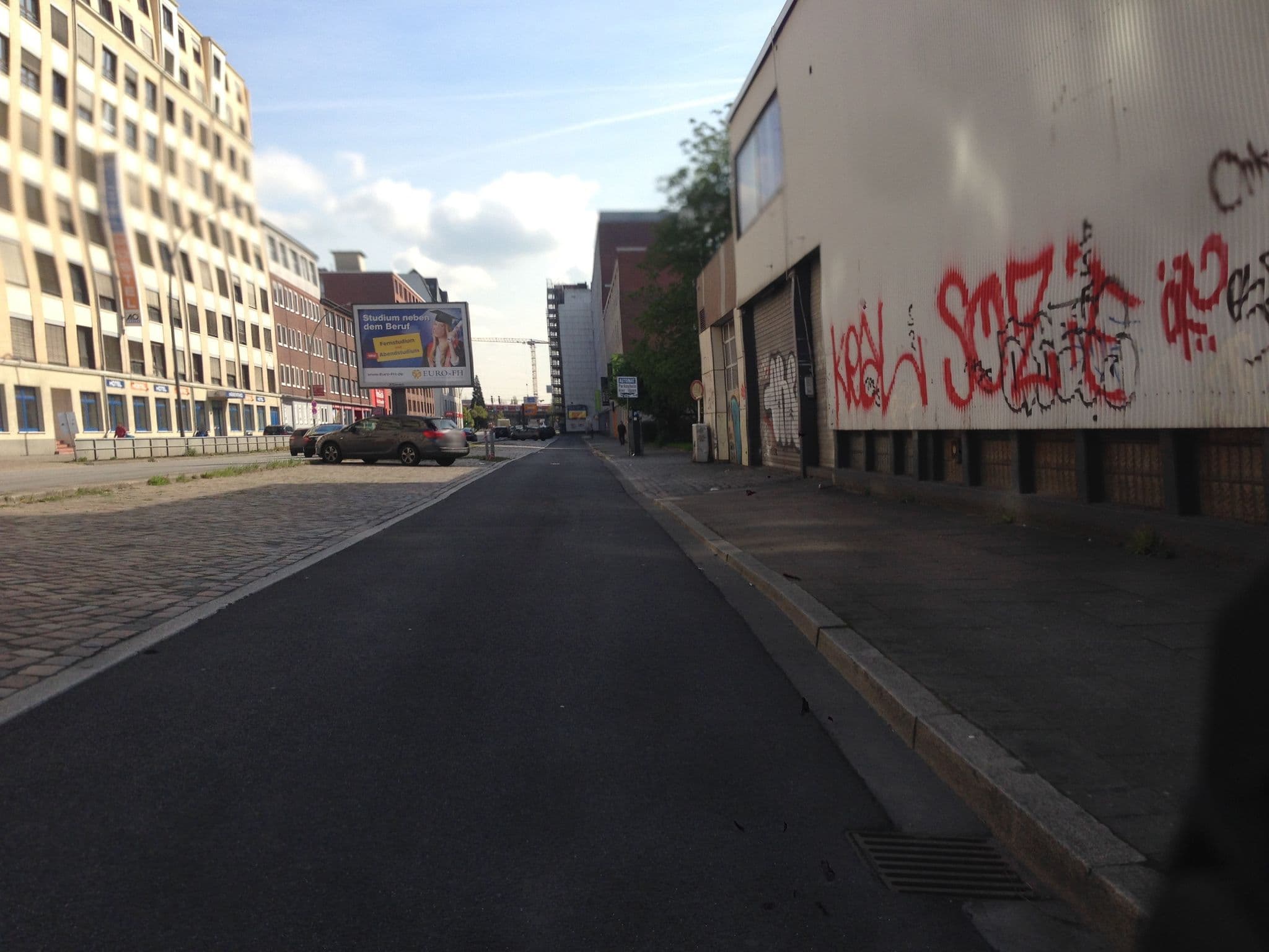 Street view near the niu Yen, Hamburg-Mitte — © mjay (CC BY-SA · Mapillary)