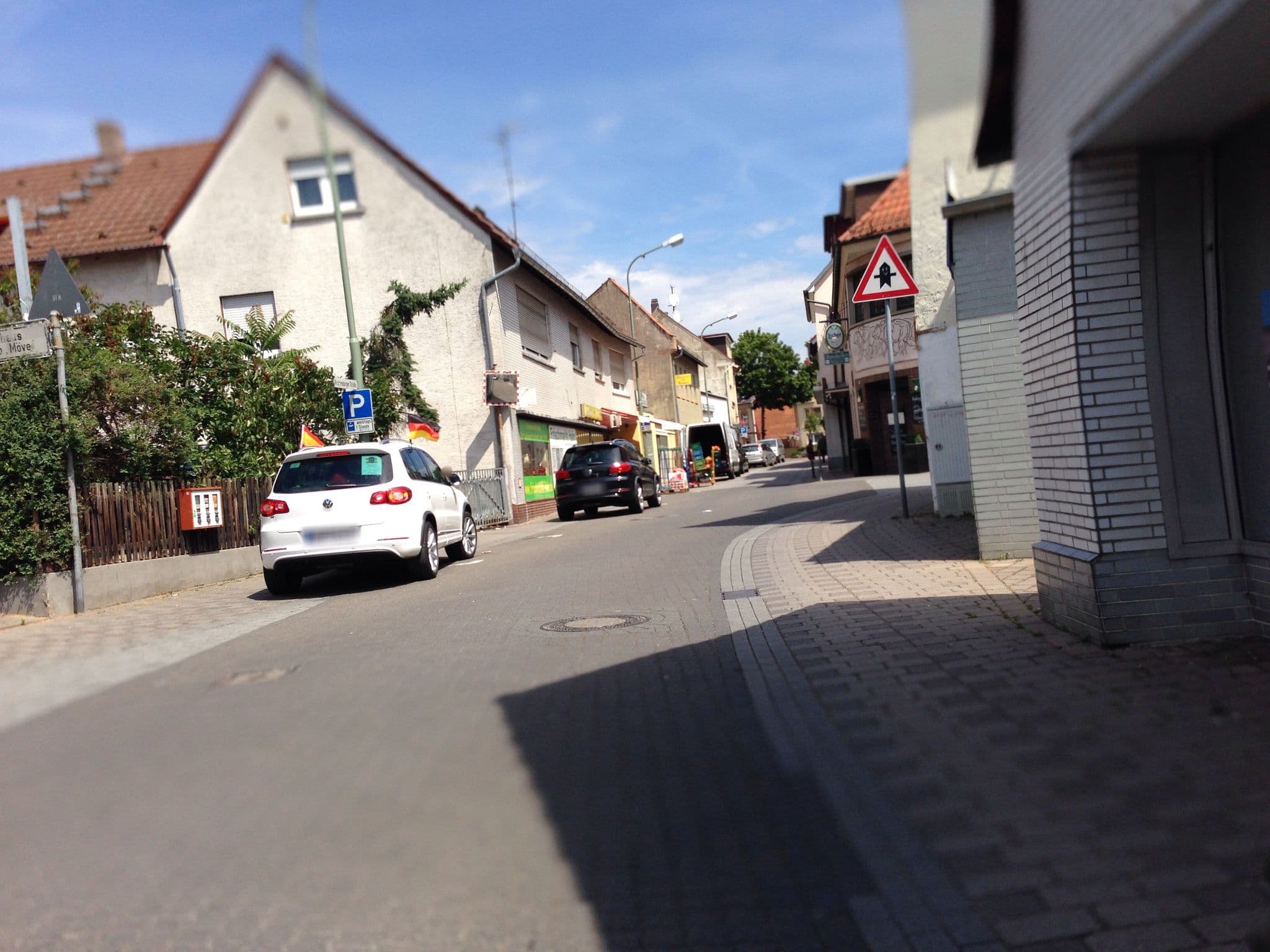 Street view near Ratskeller, Großauheim — © flidolin (CC BY-SA · Mapillary)
