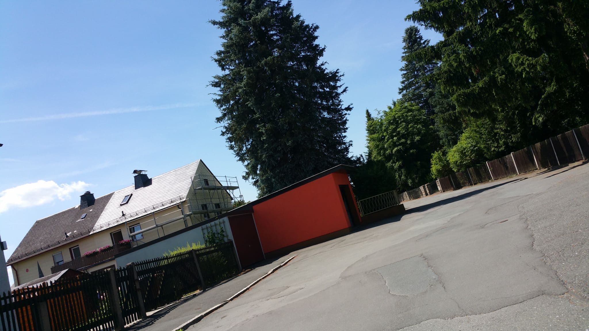 Street view near Ferienwohnung Hanke, Schwarzenbach an der Saale — © b4sti4n (CC BY-SA · Mapillary)