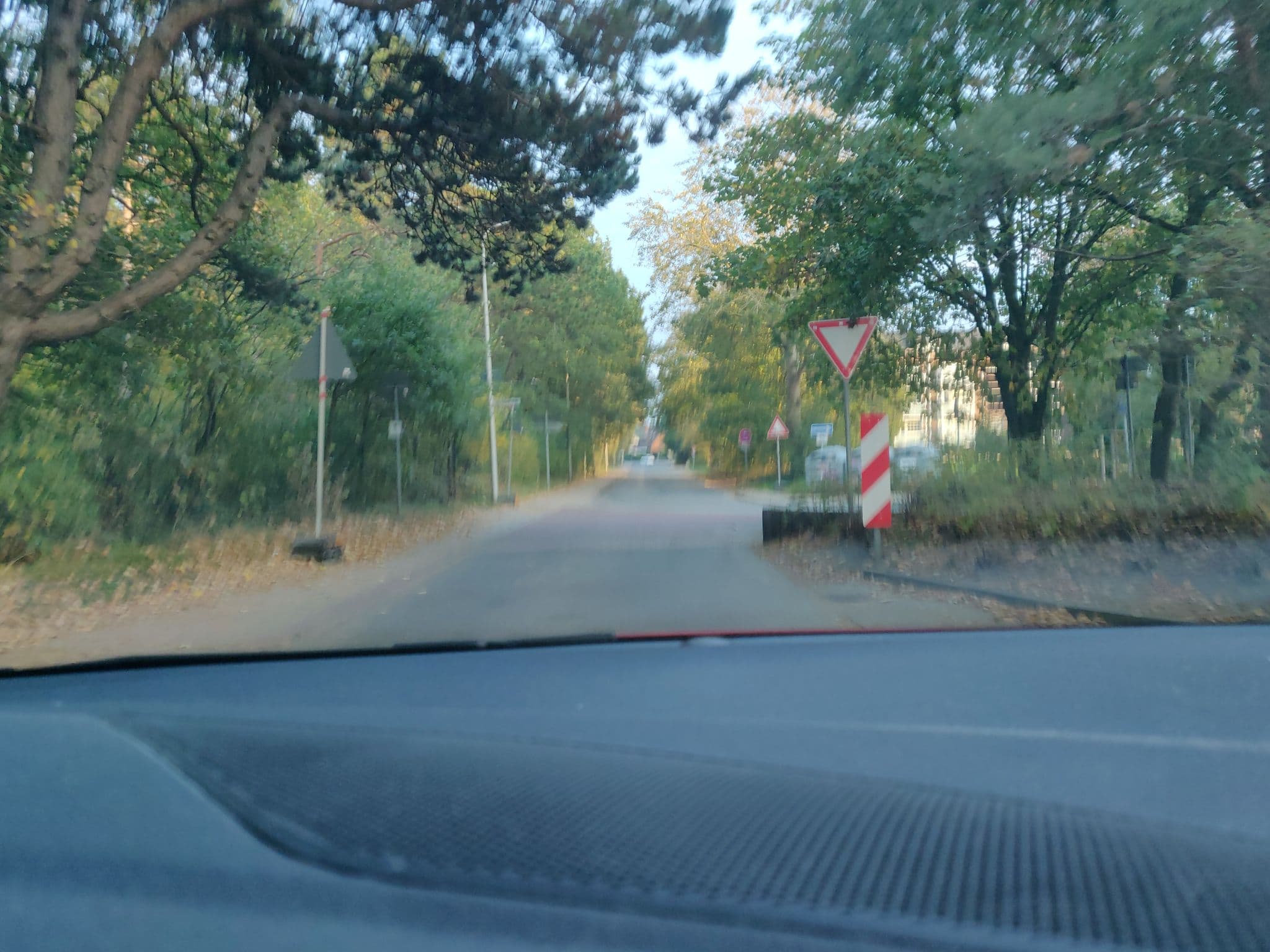 Street view near Hohe Geest Wohnung 6, Cuxhaven — © mighty_eighty (CC BY-SA · Mapillary)