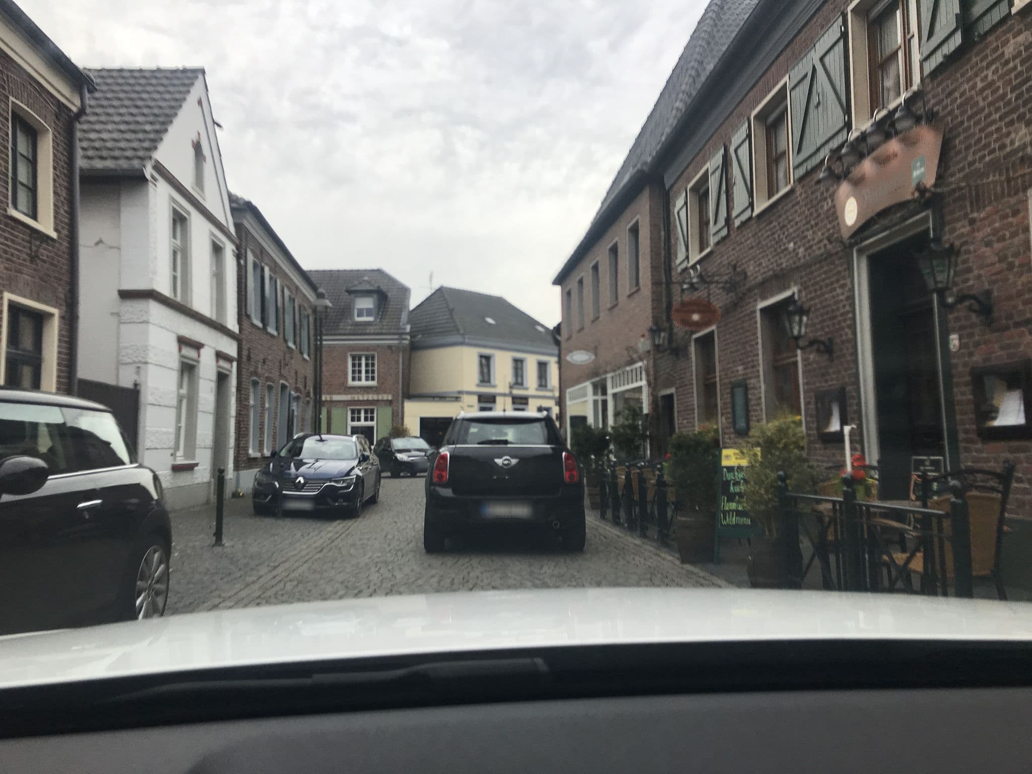 Street view near Restaurant "Altdeutsche Gaststätte Büskens", Wachtendonk — © saschahaberkorn (CC BY-SA · Mapillary)