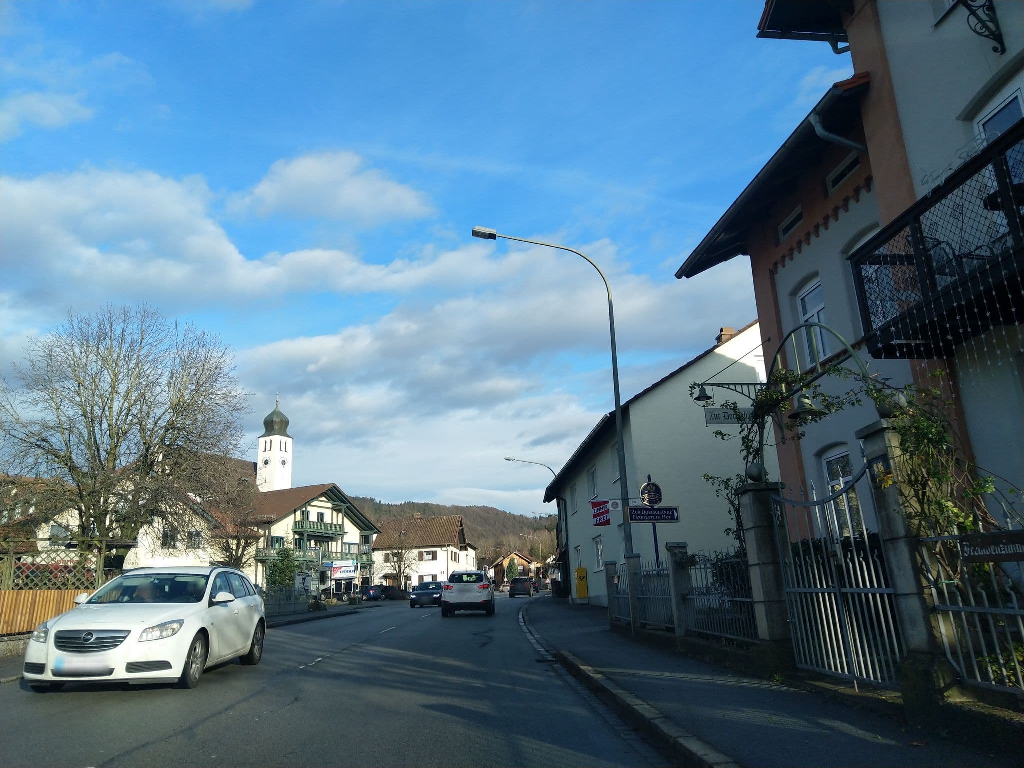 Street view near Zur Dorfschänke, Deggendorf — © highwayphotograph (CC BY-SA · Mapillary)