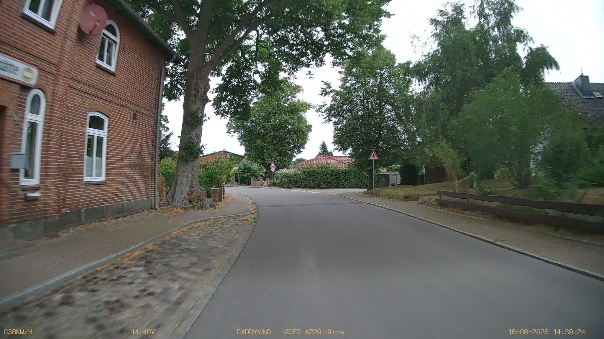 Street view near Zimmer, Bad Segeberg — © DruideBizeps (CC BY-SA · Mapillary)