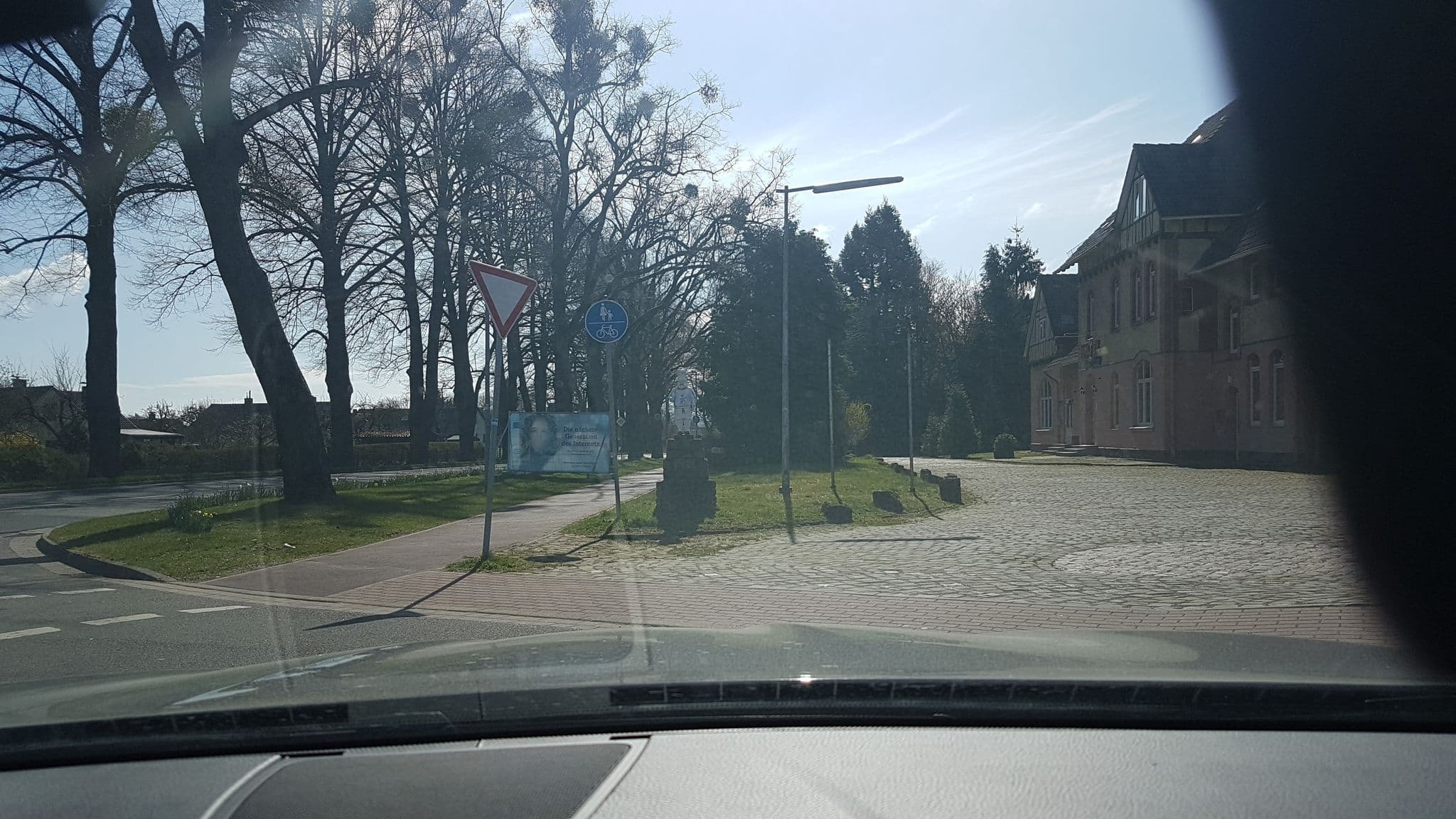 Street view near Hotel am Bahnhof, Coppenbrügge — © snowdiver (CC BY-SA · Mapillary)