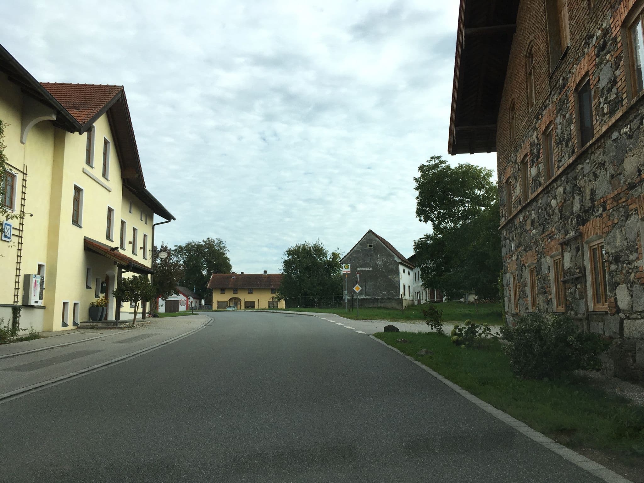 Street view near Osteria da Christian, Eiselfing — © maleo (CC BY-SA · Mapillary)