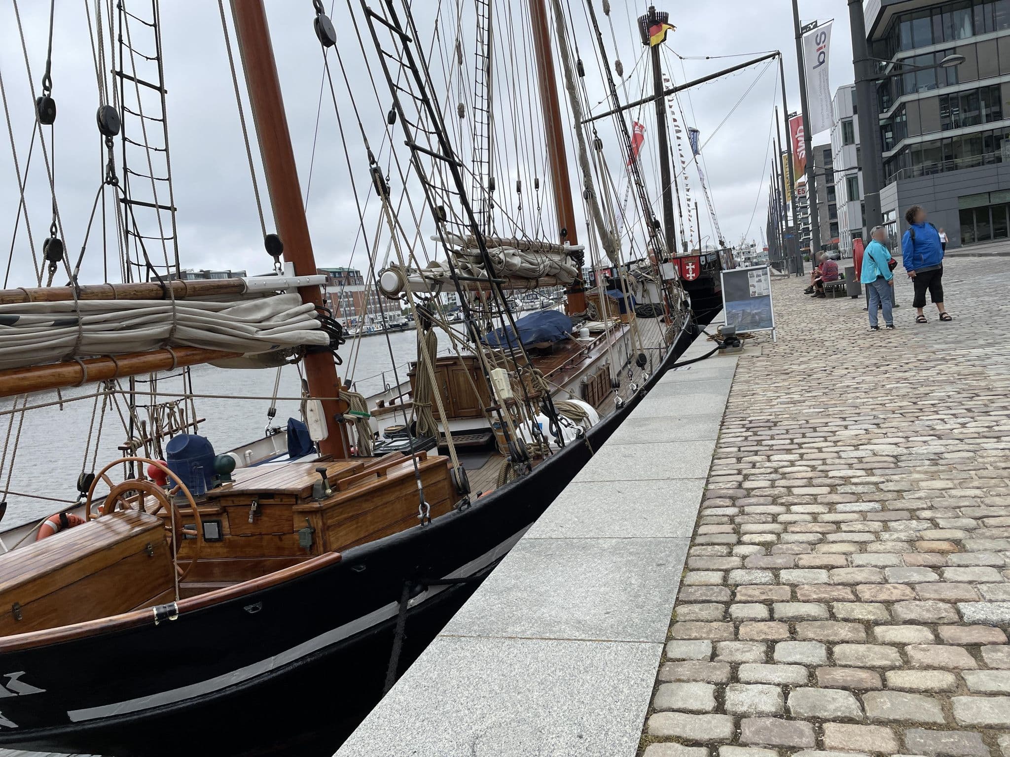 Street view near Schulschiff Deutschland, Bremerhaven — © buschjost (CC BY-SA · Mapillary)