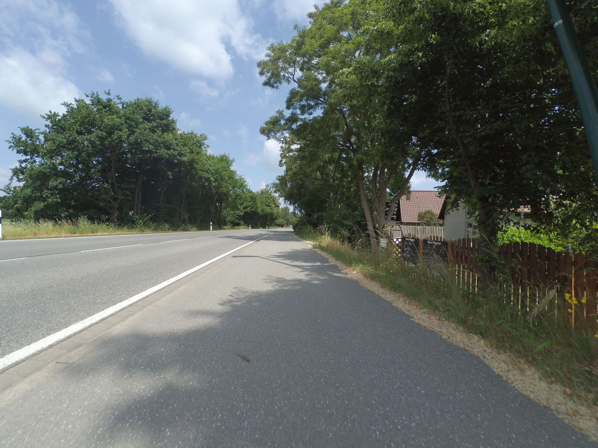 Street view near Zum Lindeneck, Lübz — © peewee32 (CC BY-SA · Mapillary)