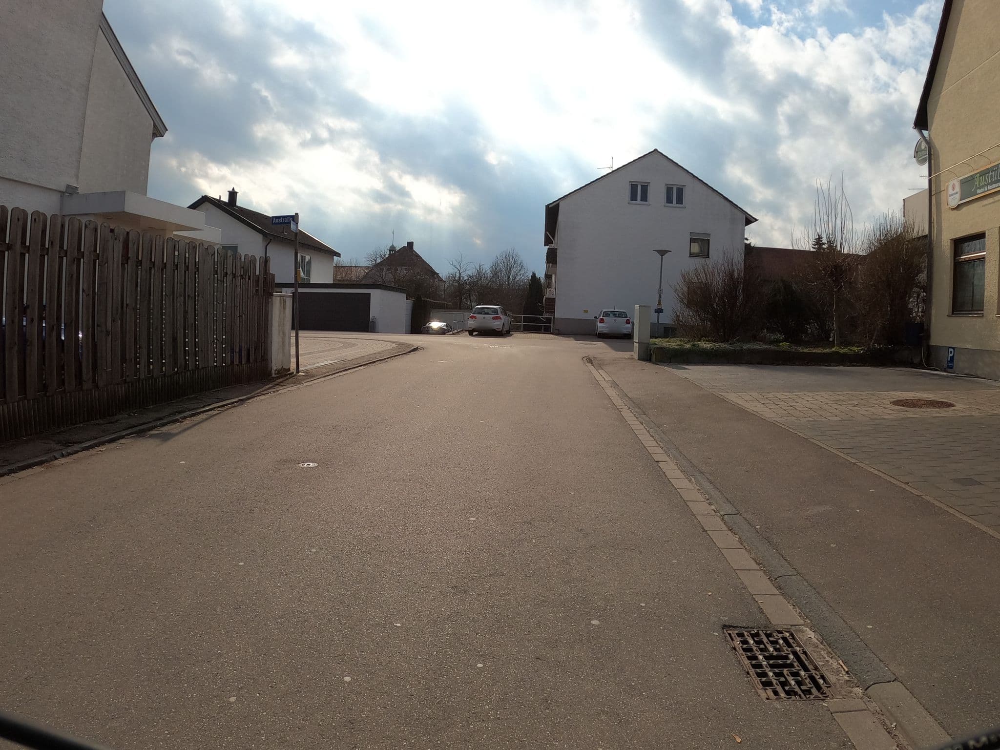Street view near Austüble, Nersingen — © looniverse (CC BY-SA · Mapillary)