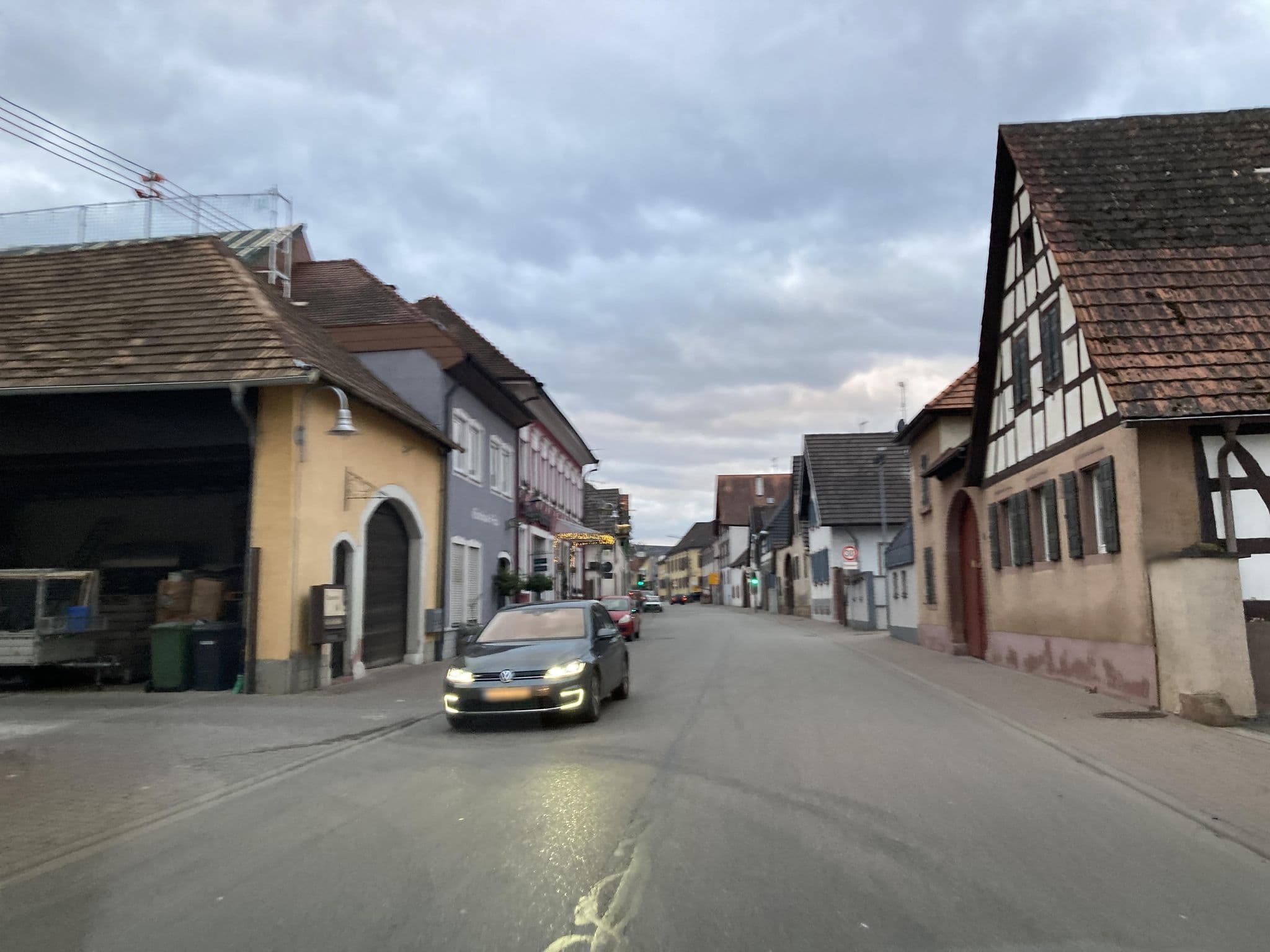 Street view near Gasthaus Ochsen, Endingen — © tasmaniadevil (CC BY-SA · Mapillary)