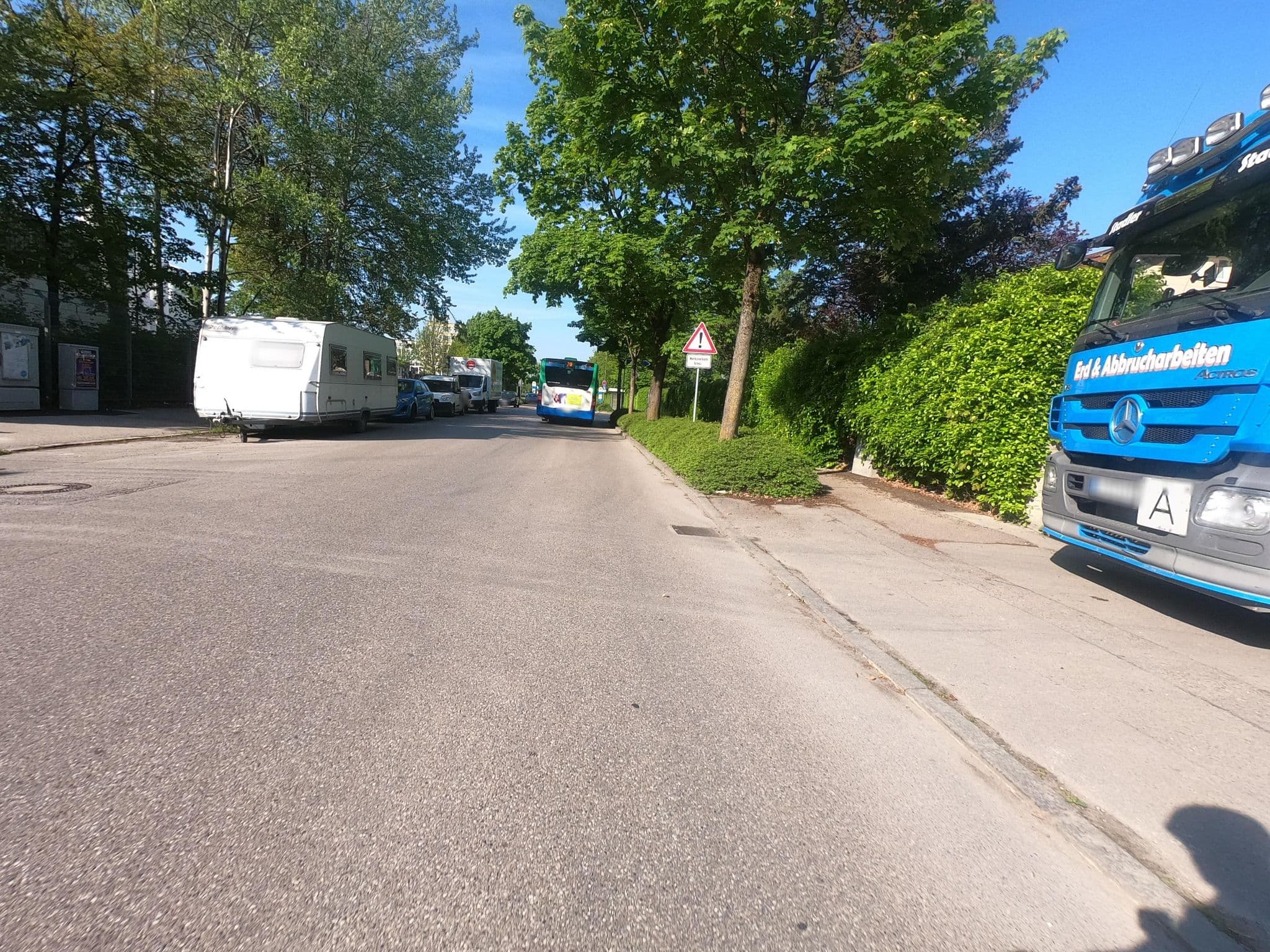 Street view near Lillys Hotel München, Unterschleißheim — © frhh211 (CC BY-SA · Mapillary)