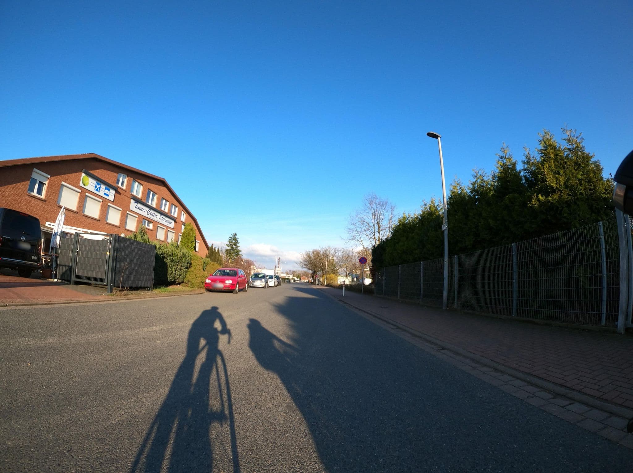 Street view near Tenniscenter Stelingen, Garbsen-Mitte — © Langfahrer (CC BY-SA · Mapillary)