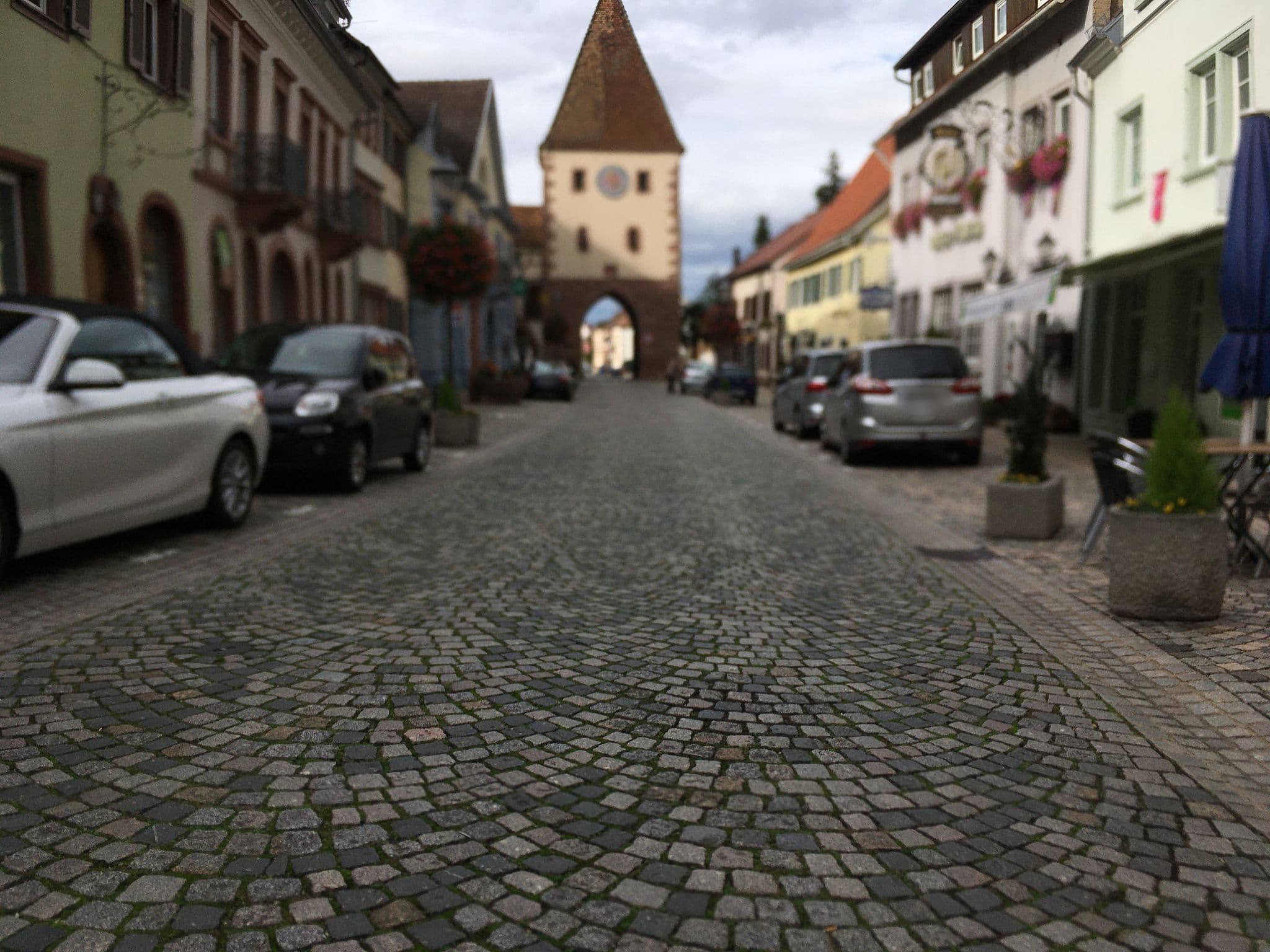Street view near Ferienwohnung amTORli, Endingen — © changchun1 (CC BY-SA · Mapillary)