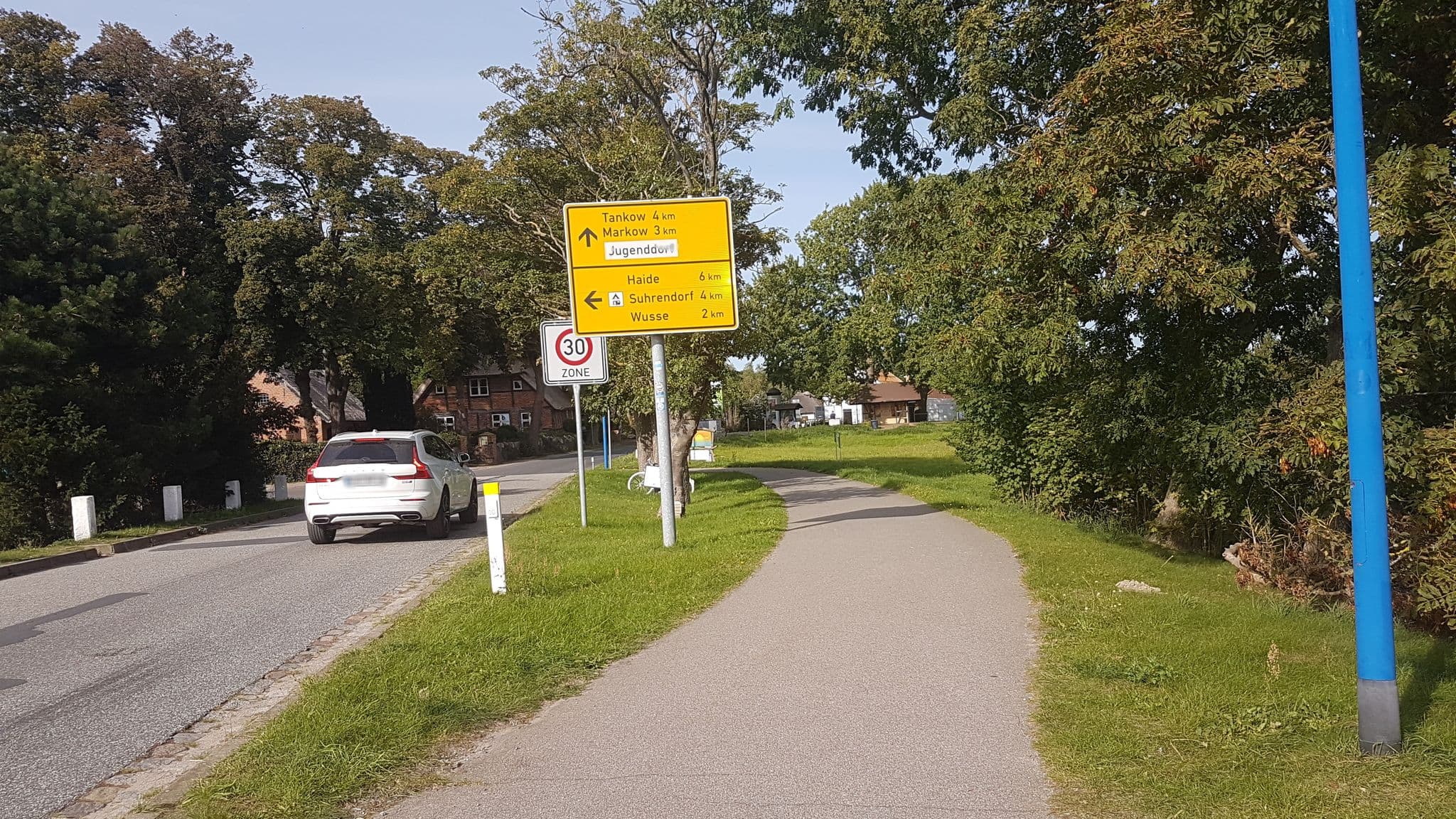 Street view near Sunset Lounge, Gingst — © snowdiver (CC BY-SA · Mapillary)
