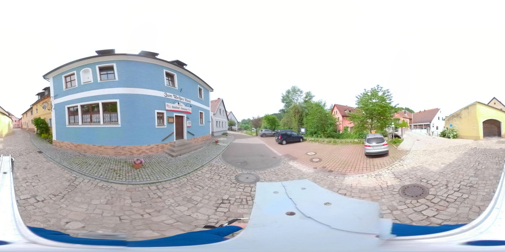 Street view near Zum Weißen Rößl, Kallmünz — © wegavision (CC BY-SA · Mapillary)