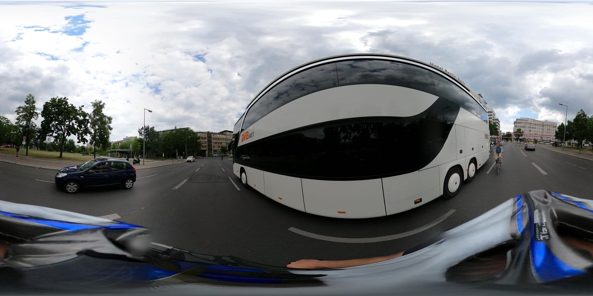 Street view near Hotel Berlin, Berlin, Schöneberg — © eserte (CC BY-SA · Mapillary)