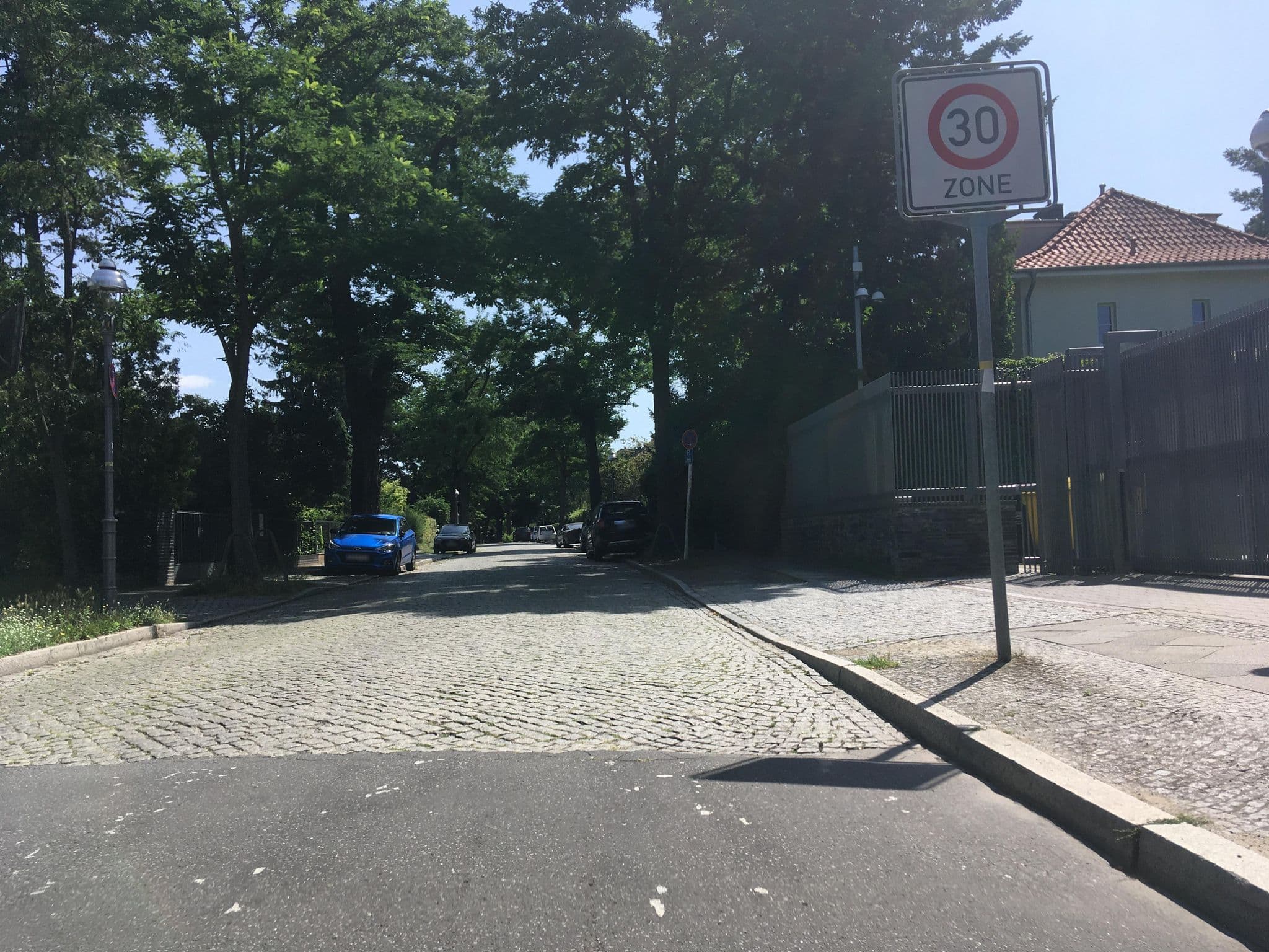 Street view near Apartment Hotel Dahlem, Dahlem — © eserte (CC BY-SA · Mapillary)