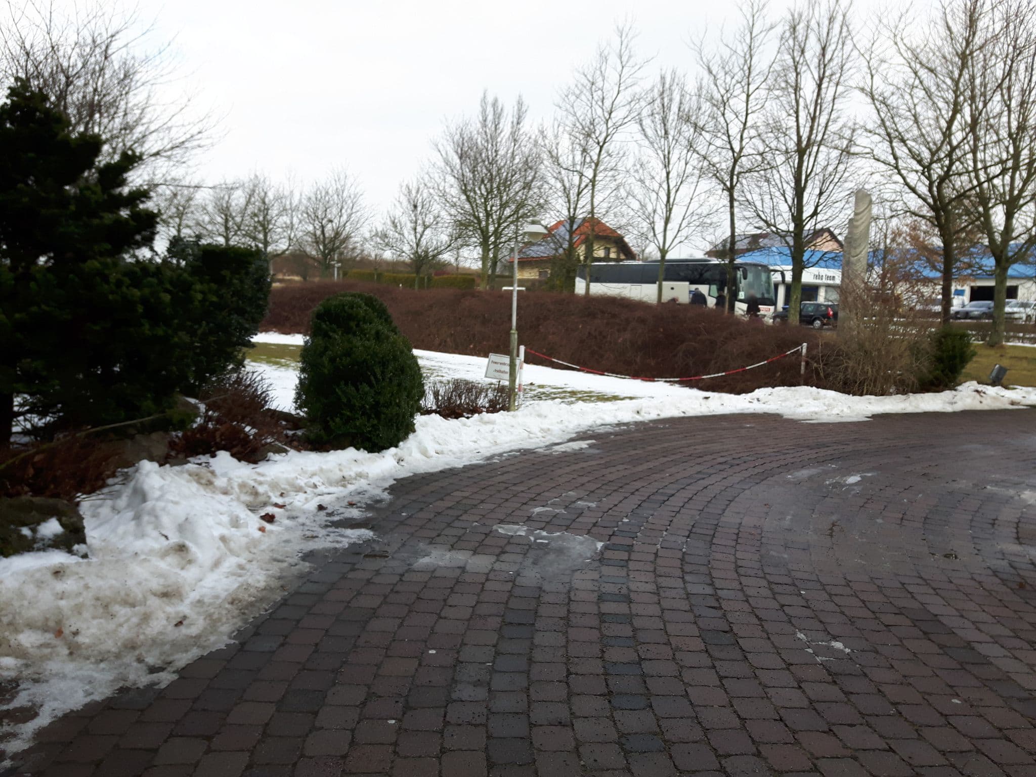 Street view near Congress Hotel Weimar by Mercure, Nohra — © ankeric (CC BY-SA · Mapillary)