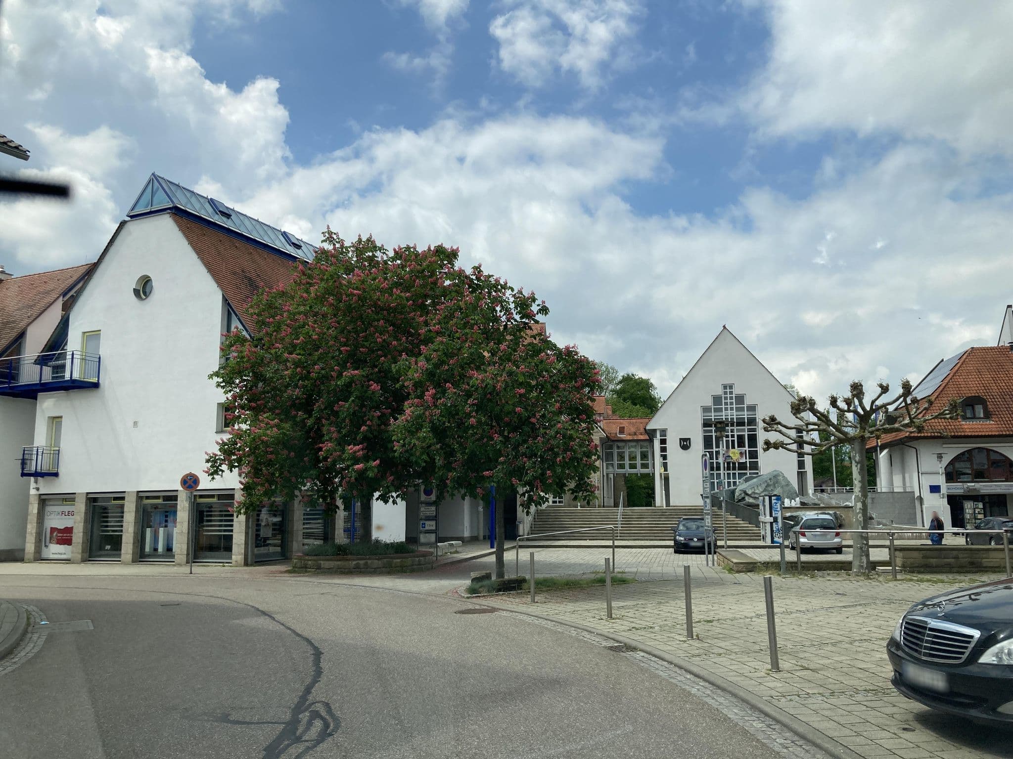 Street view near Schlosshof, Schwieberdingen — © slowrb (CC BY-SA · Mapillary)
