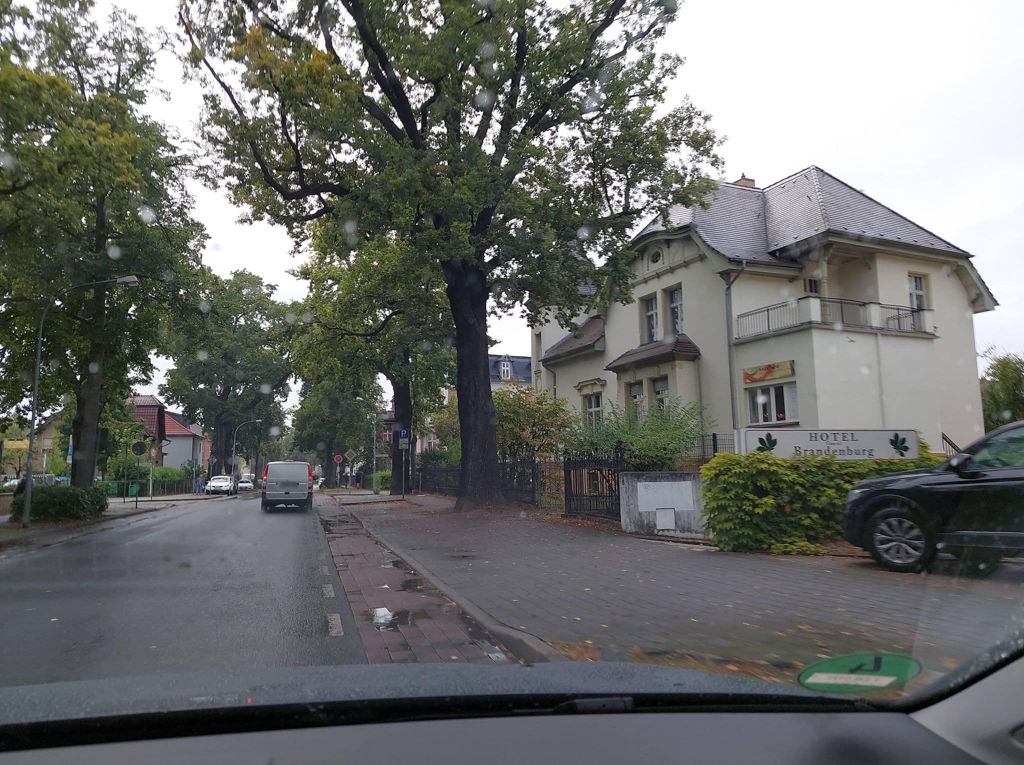 Street view near Hotel Garni Brandenburg, Königs Wusterhausen — © DBSEV_SBB (CC BY-SA · Mapillary)